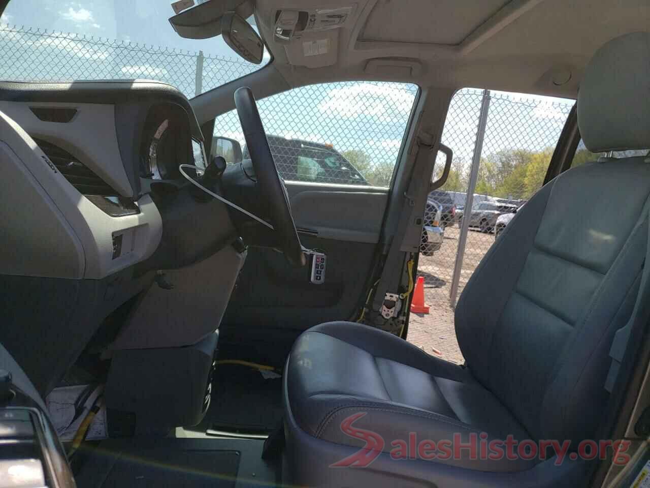 5TDYZ3DC9JS937300 2018 TOYOTA SIENNA