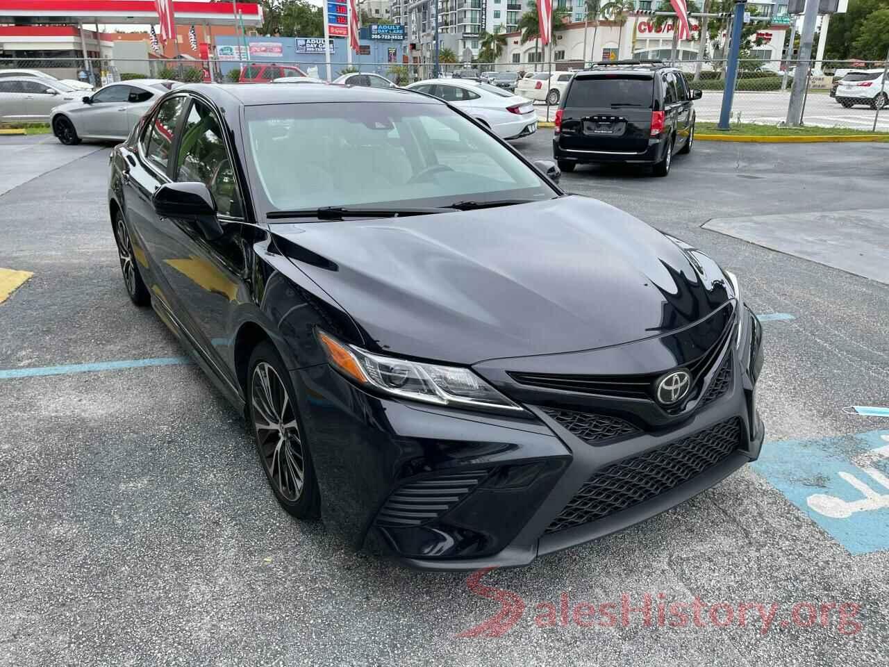 JTNB11HK5J3019883 2018 TOYOTA CAMRY