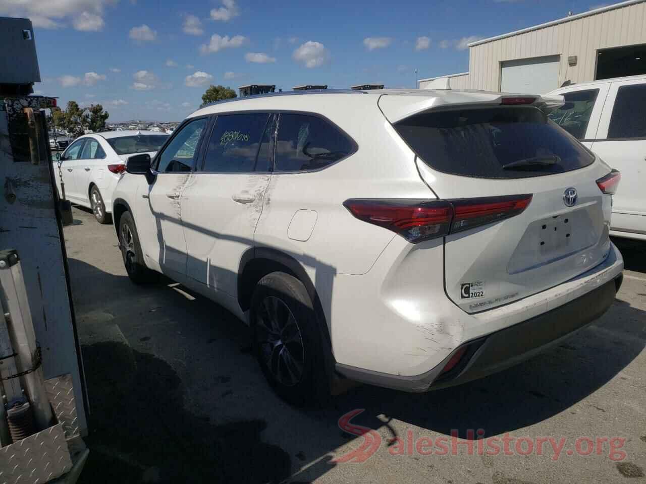 5TDHBRCH2LS503226 2020 TOYOTA HIGHLANDER