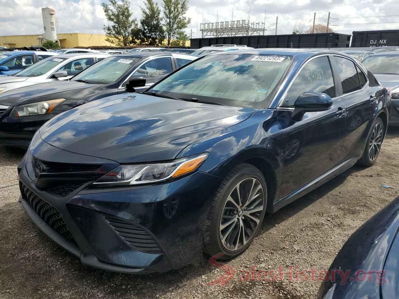 4T1B11HK1JU590040 2018 TOYOTA CAMRY