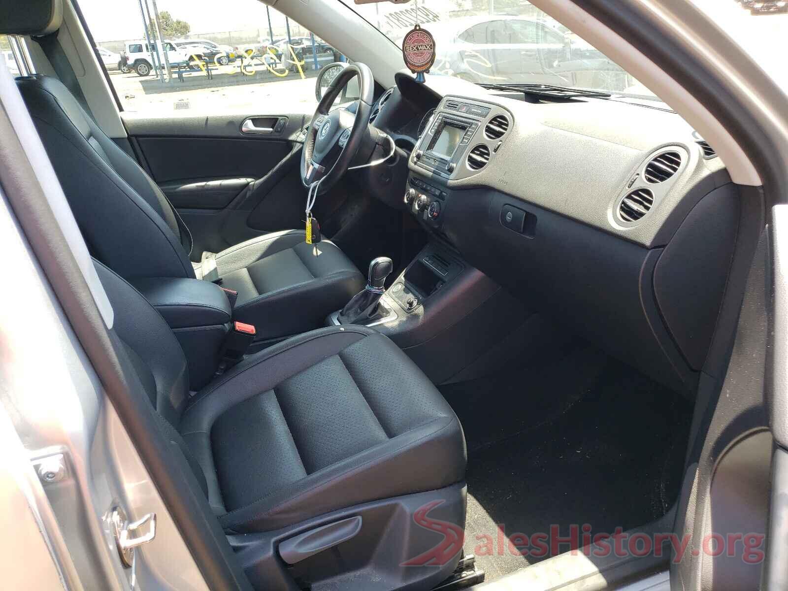 WVGAV7AX8GK000266 2016 VOLKSWAGEN TIGUAN