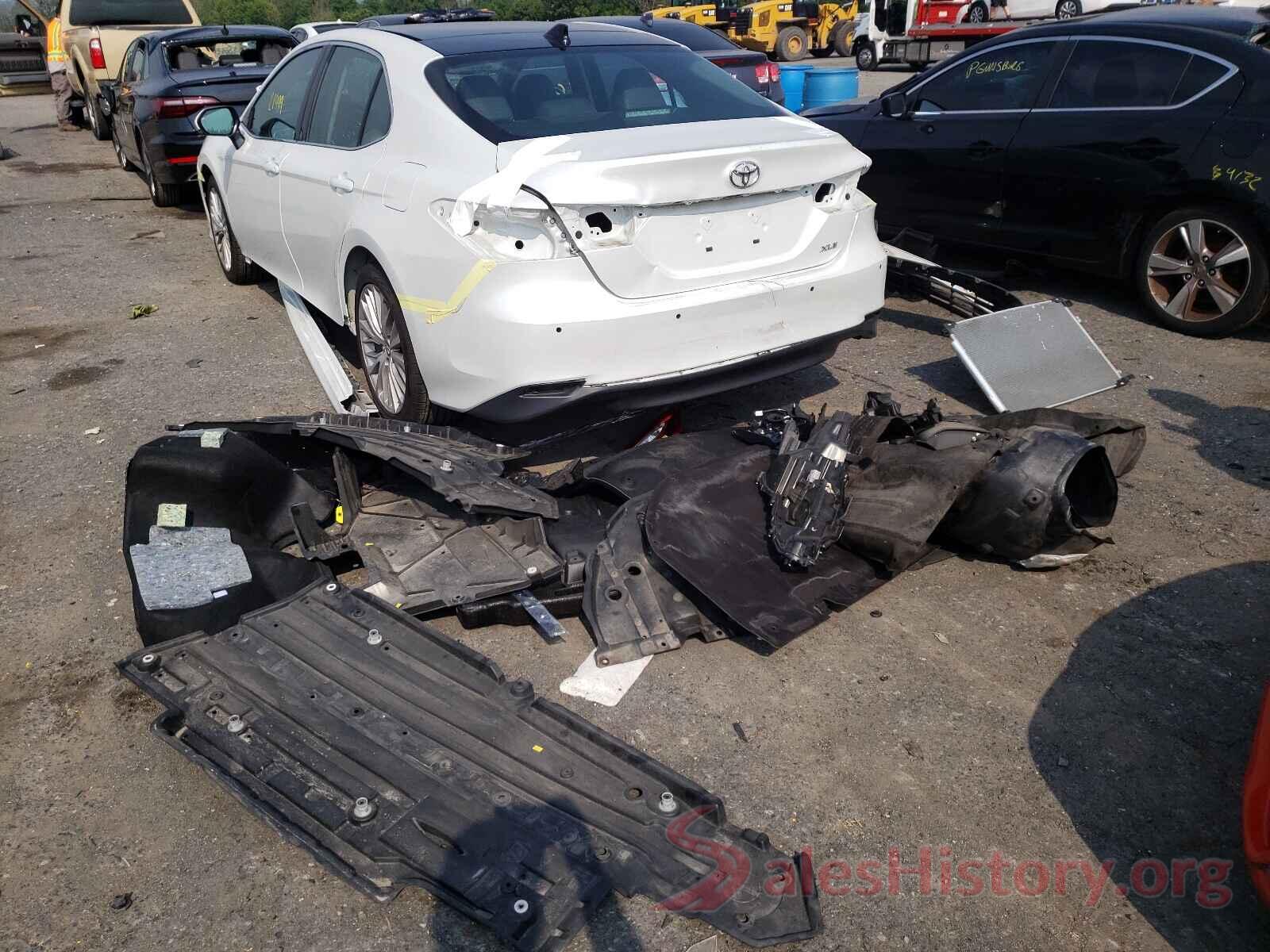 4T1B11HK9JU109693 2018 TOYOTA CAMRY