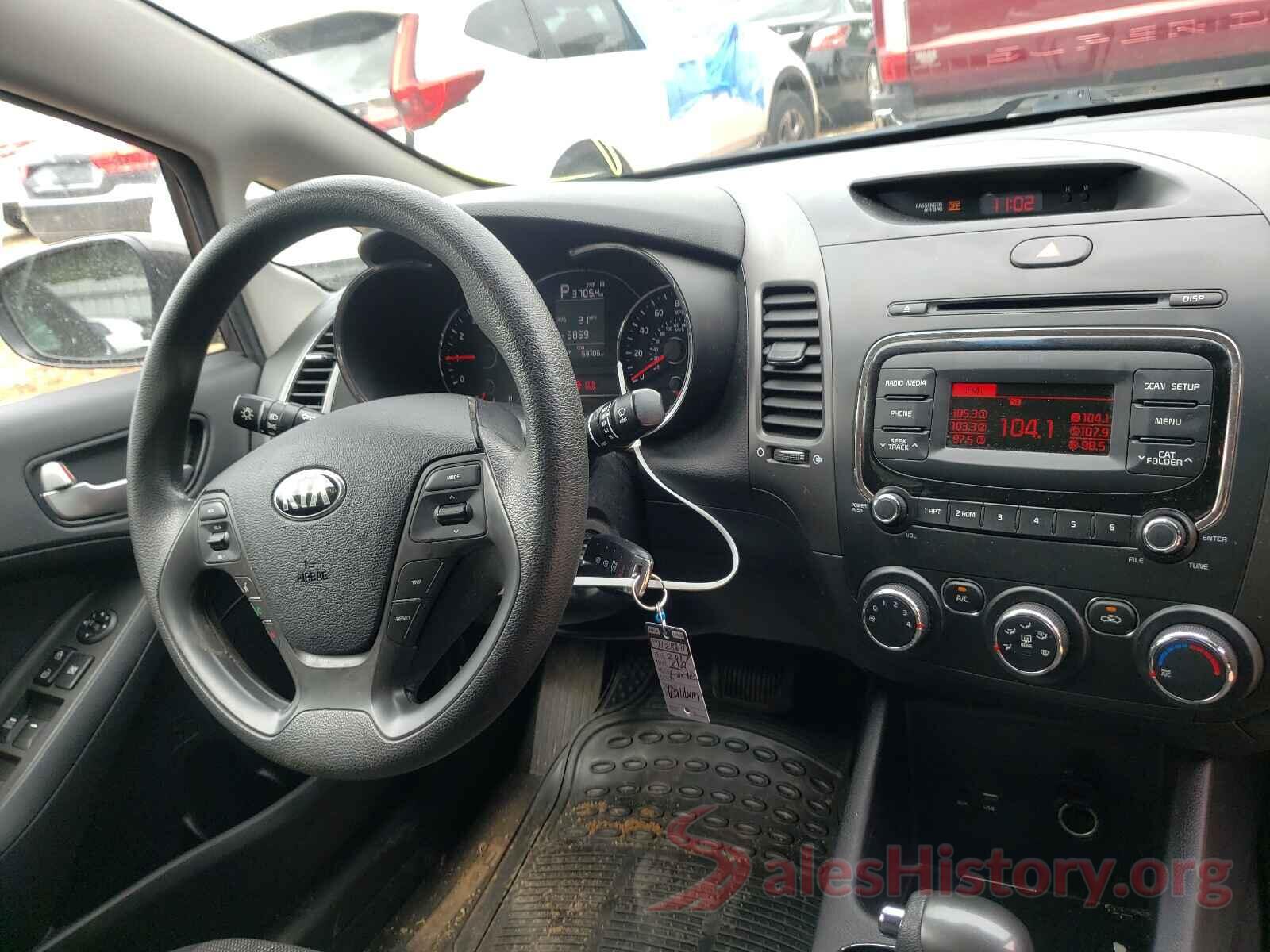 3KPFK4A7XHE149042 2017 KIA FORTE