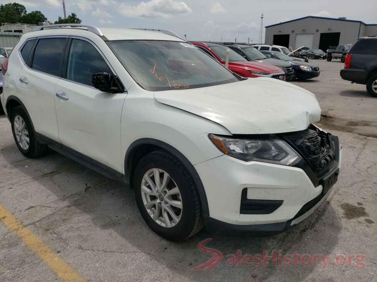 KNMAT2MT8JP557002 2018 NISSAN ROGUE