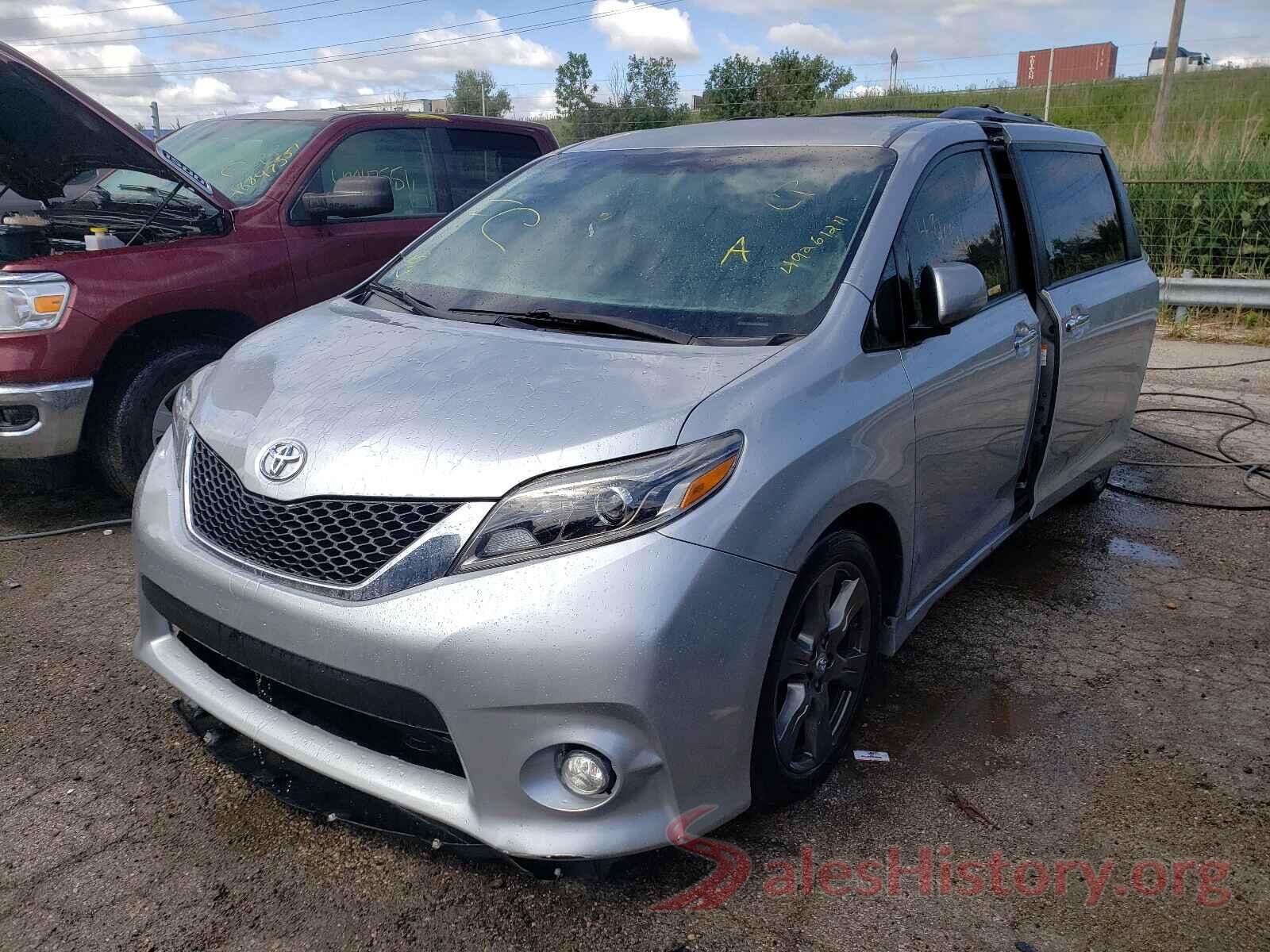 5TDXZ3DC9HS768644 2017 TOYOTA SIENNA