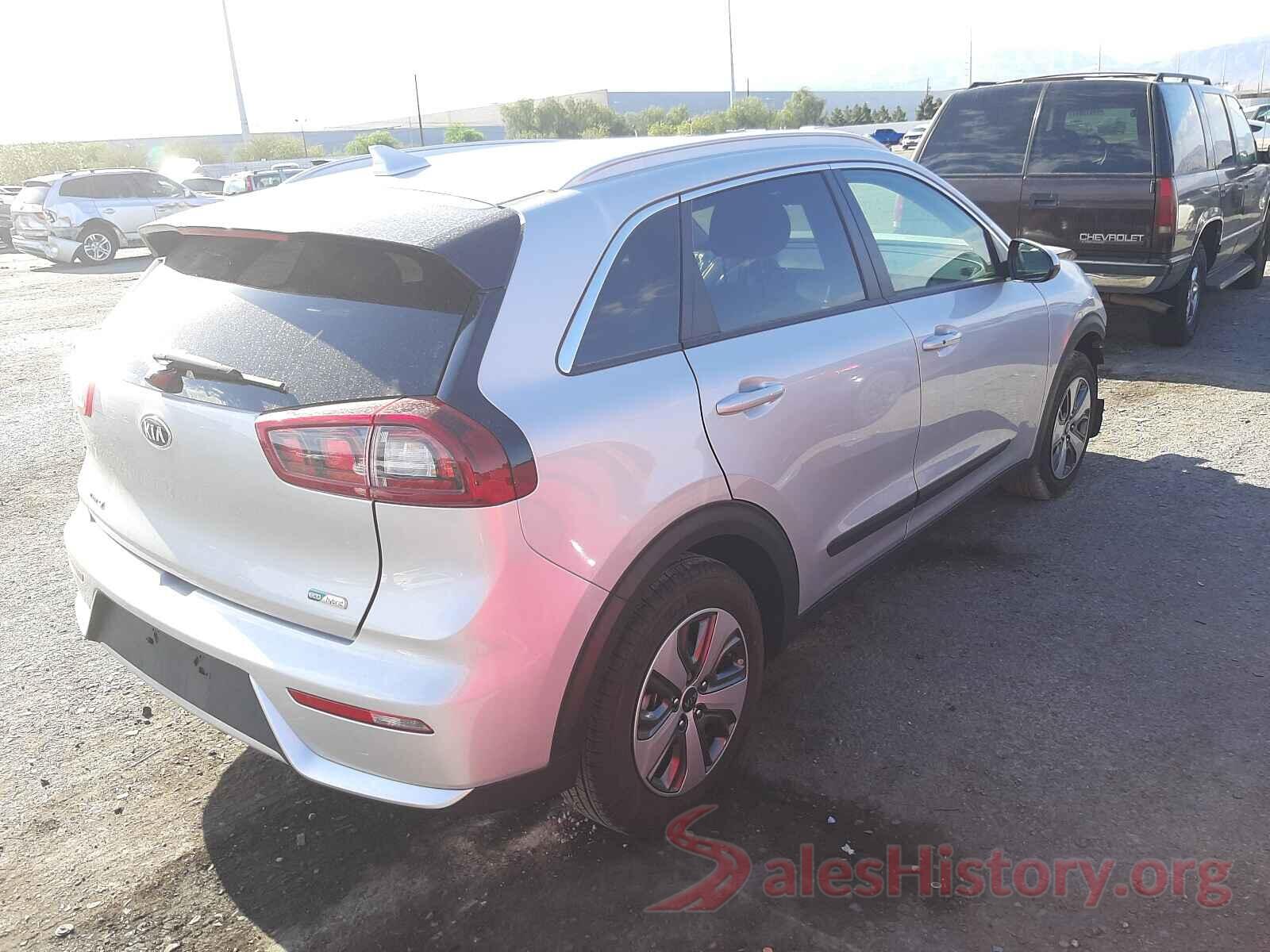 KNDCB3LC4K5350560 2019 KIA NIRO