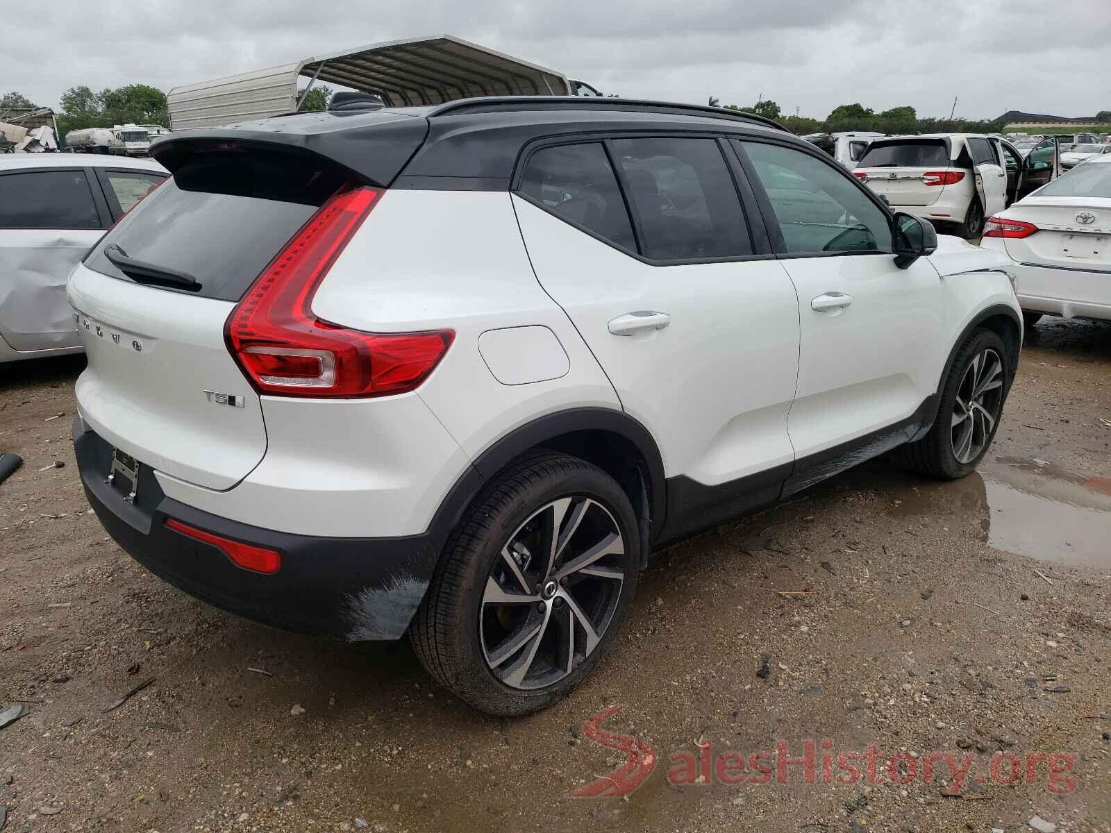 YV4162UM2M2589233 2021 VOLVO XC40