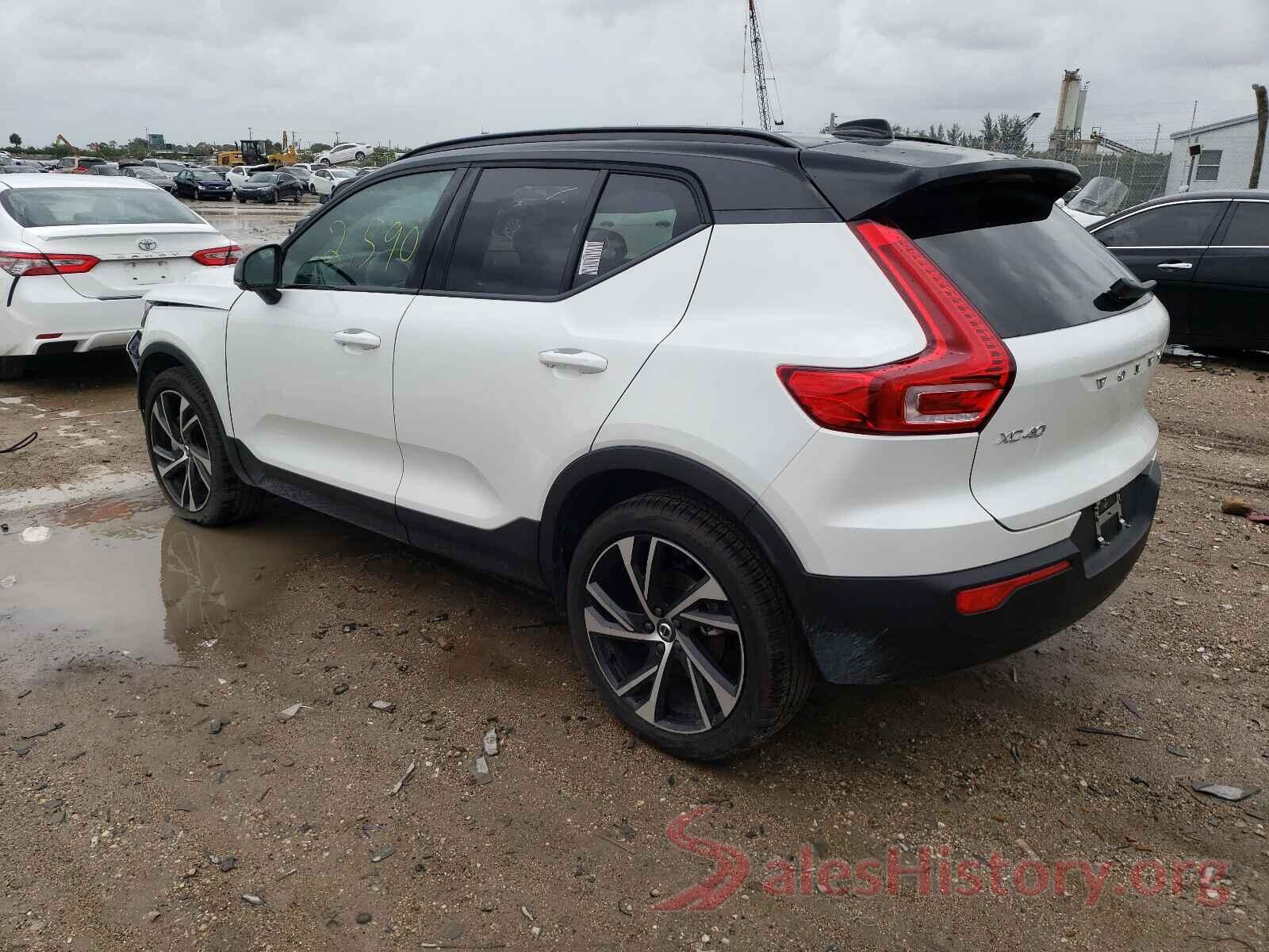 YV4162UM2M2589233 2021 VOLVO XC40