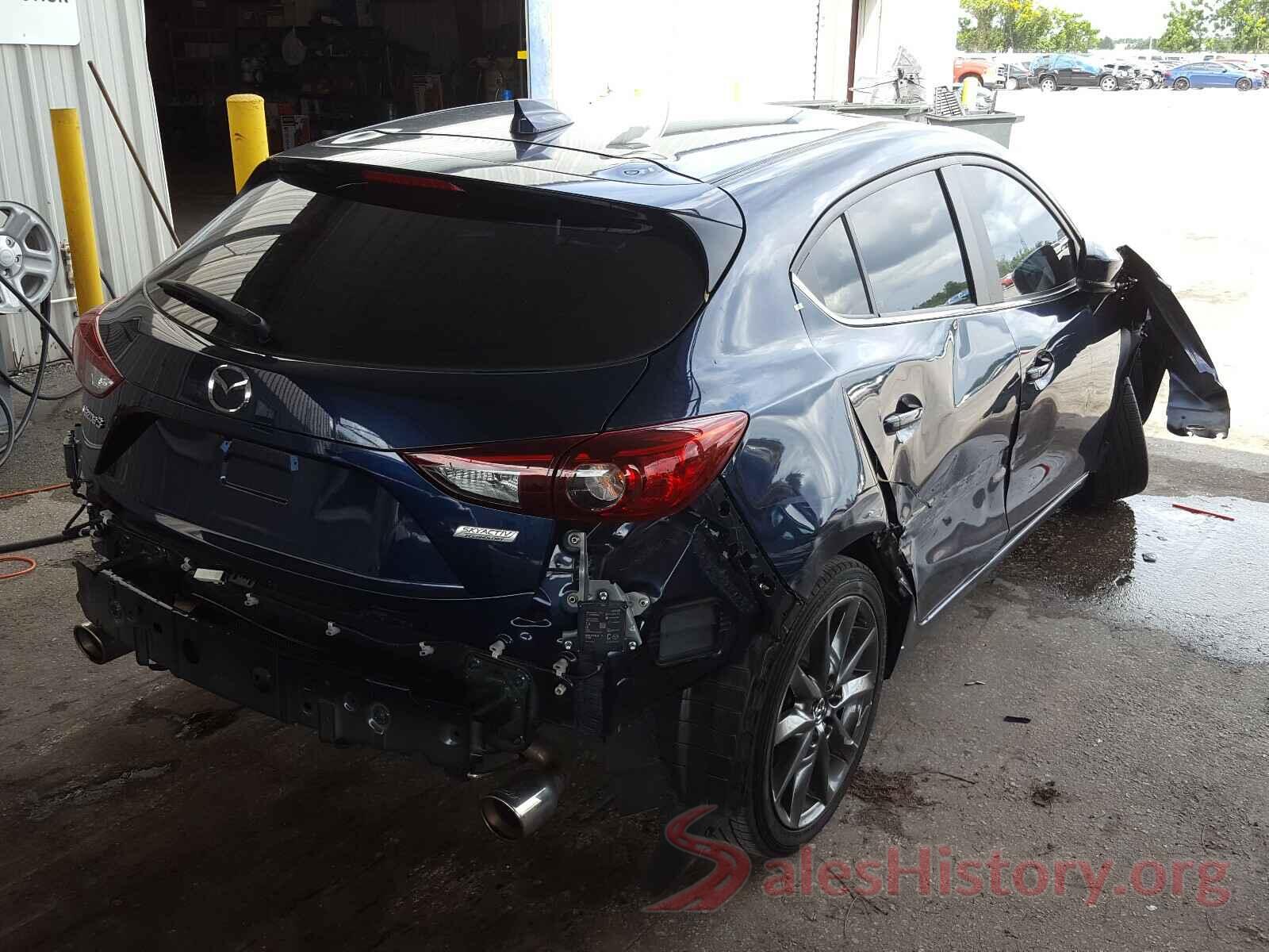 3MZBN1L38JM259143 2018 MAZDA 3