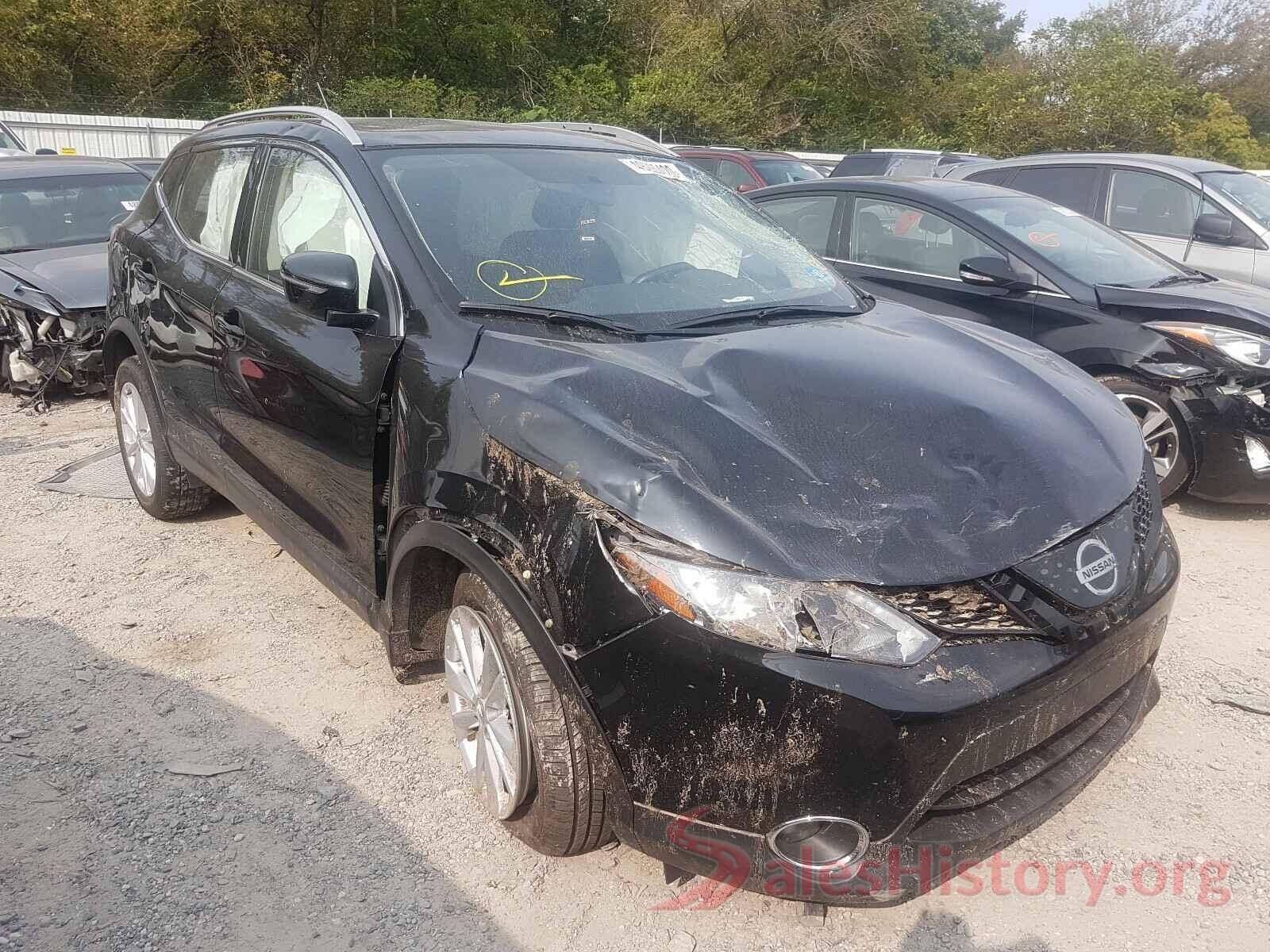 JN1BJ1CR6JW600240 2018 NISSAN ROGUE