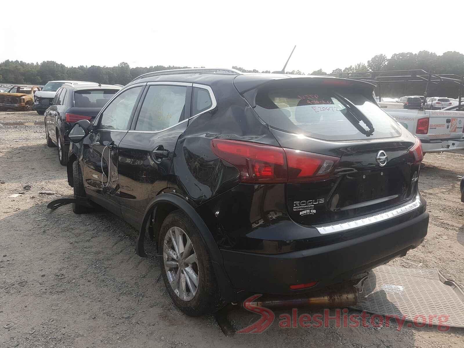 JN1BJ1CR6JW600240 2018 NISSAN ROGUE