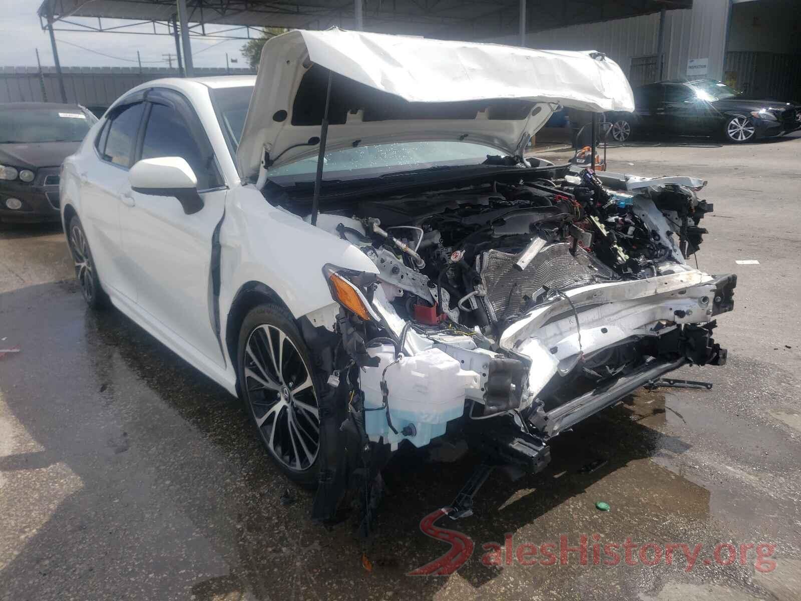 JTNB11HK5J3035260 2018 TOYOTA CAMRY