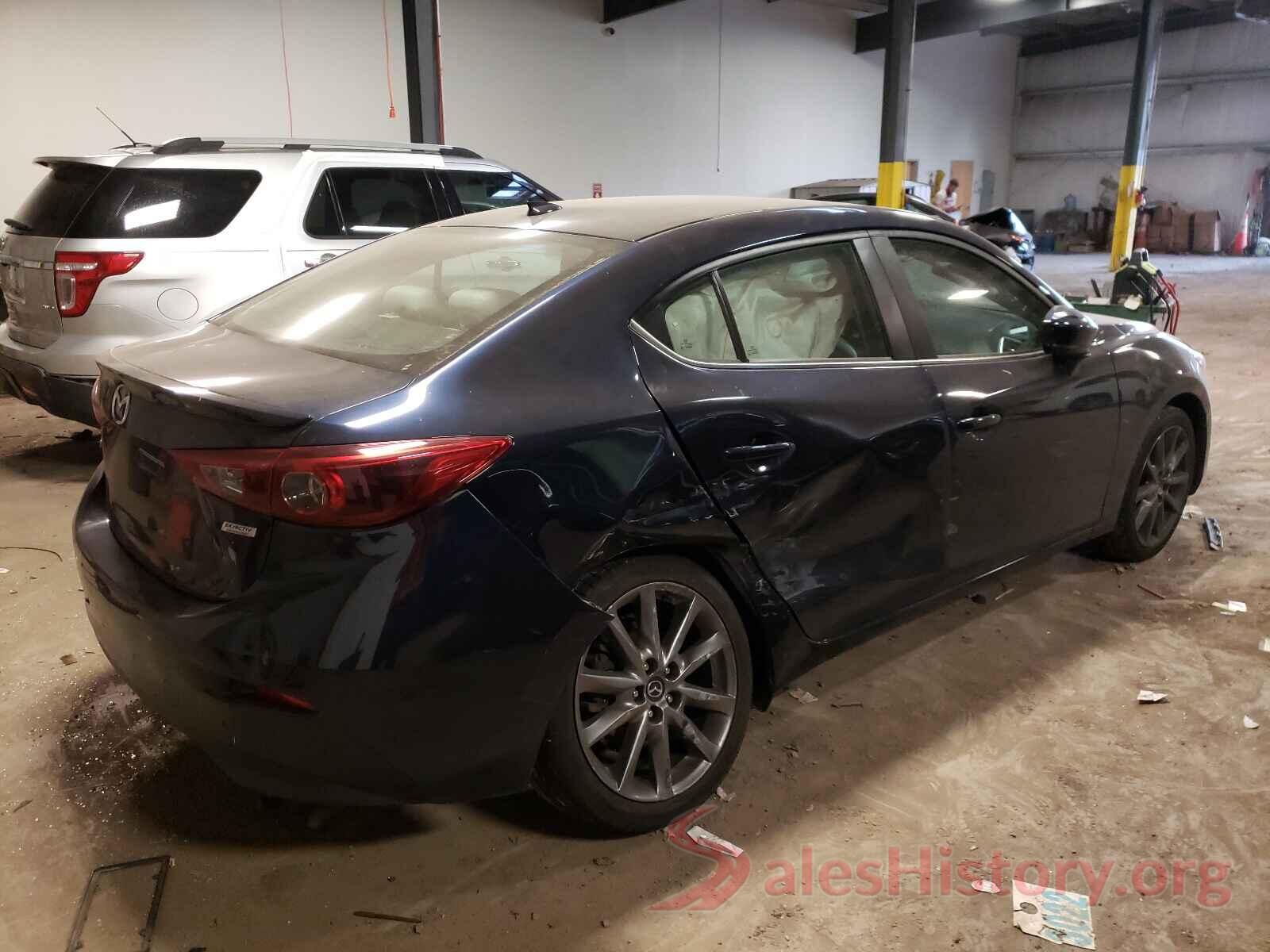 3MZBN1W33JM201372 2018 MAZDA 3