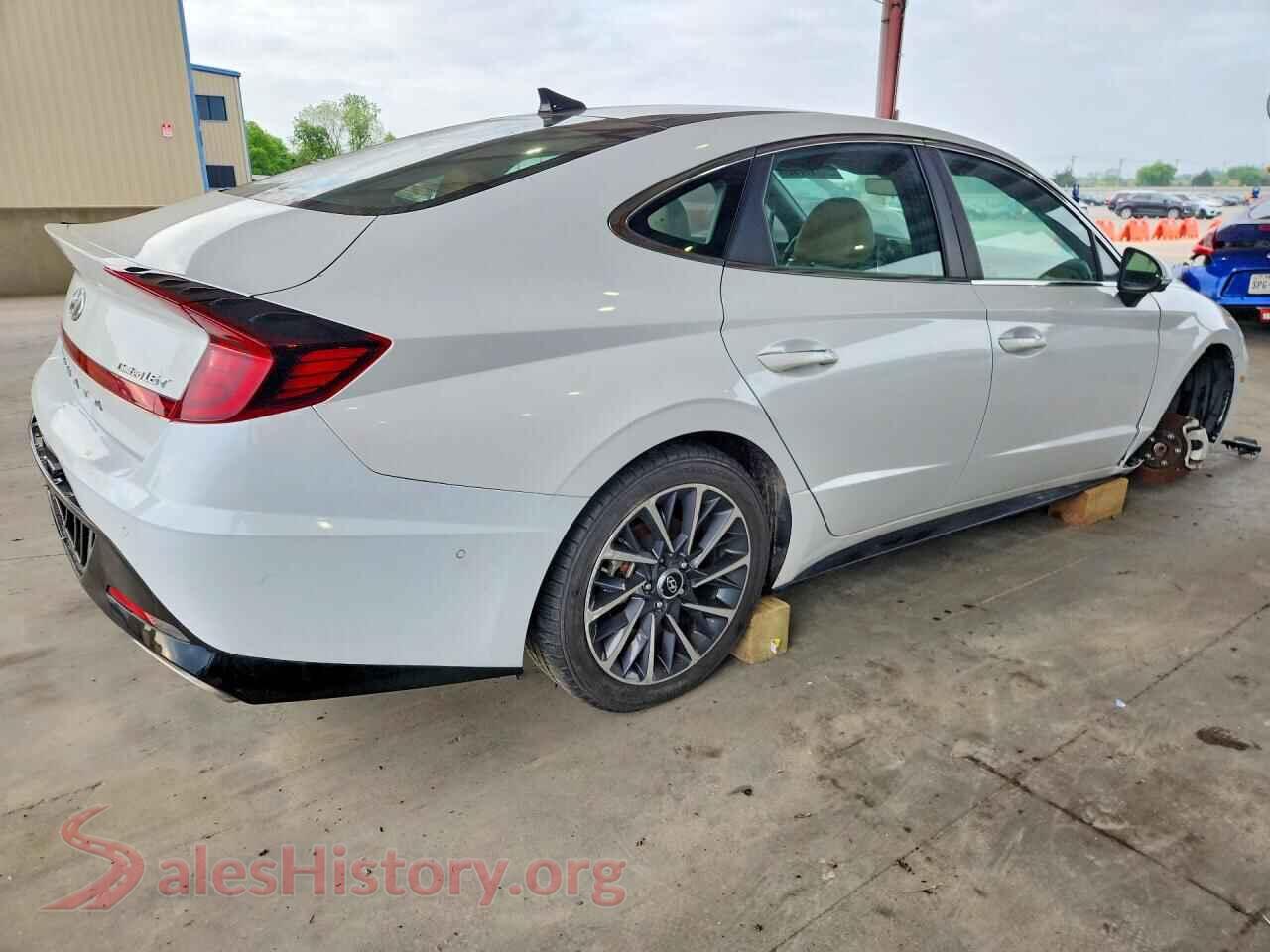 2020 HYUNDAI SONATA VIN 5NPEH4J2XLH006899, right side view