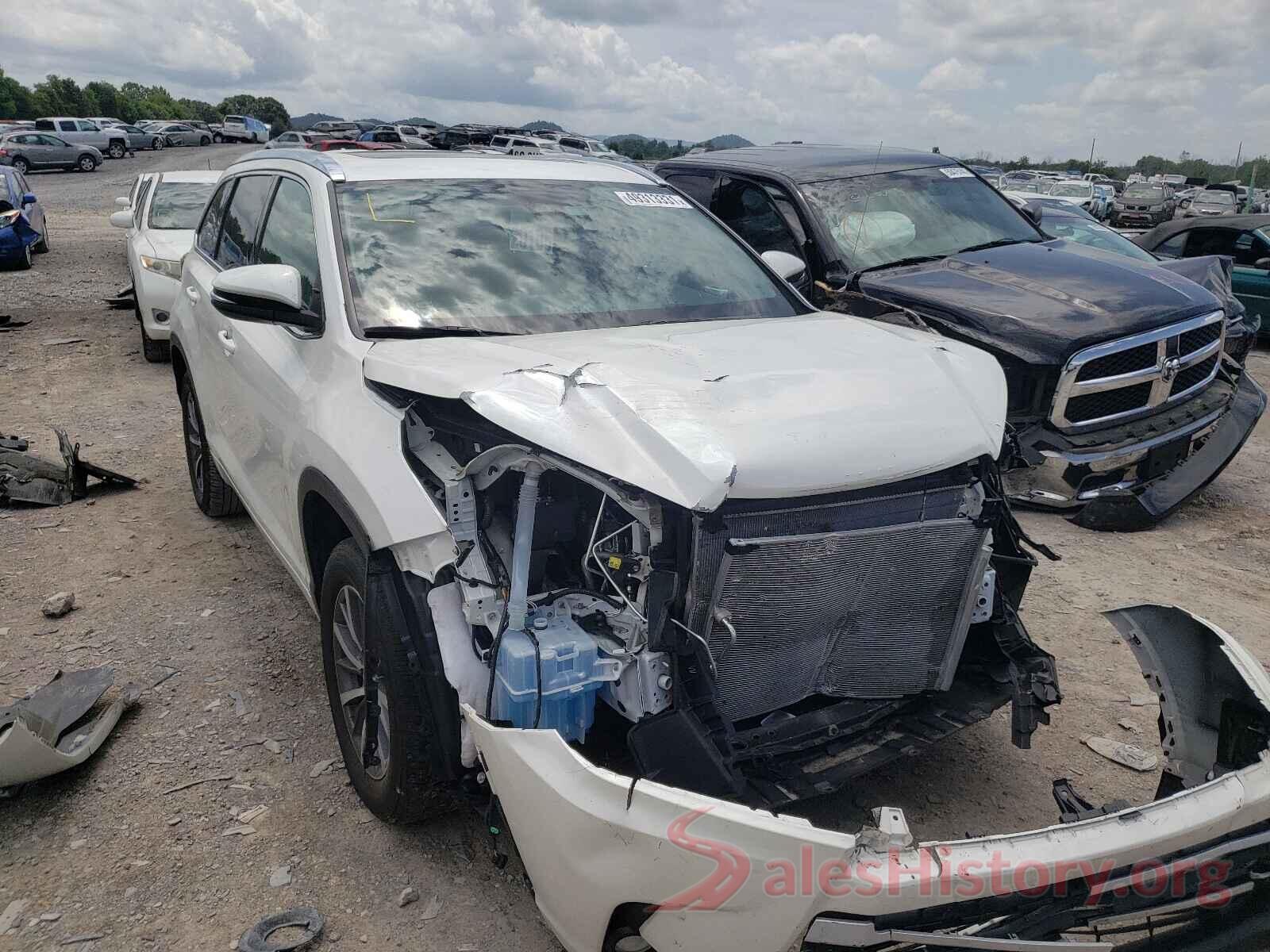 5TDKZRFH5JS263633 2018 TOYOTA HIGHLANDER