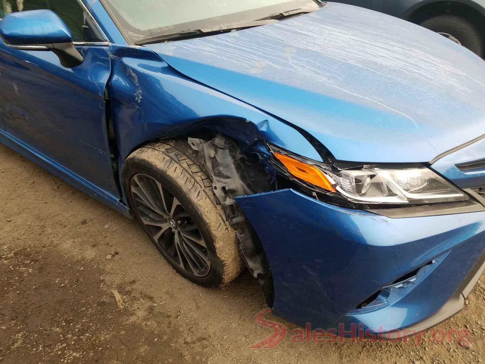 4T1B11HK8JU032945 2018 TOYOTA CAMRY