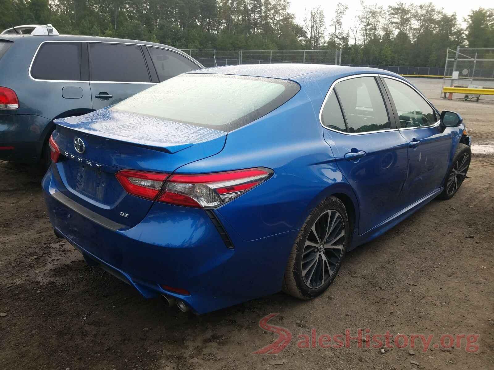 4T1B11HK8JU032945 2018 TOYOTA CAMRY