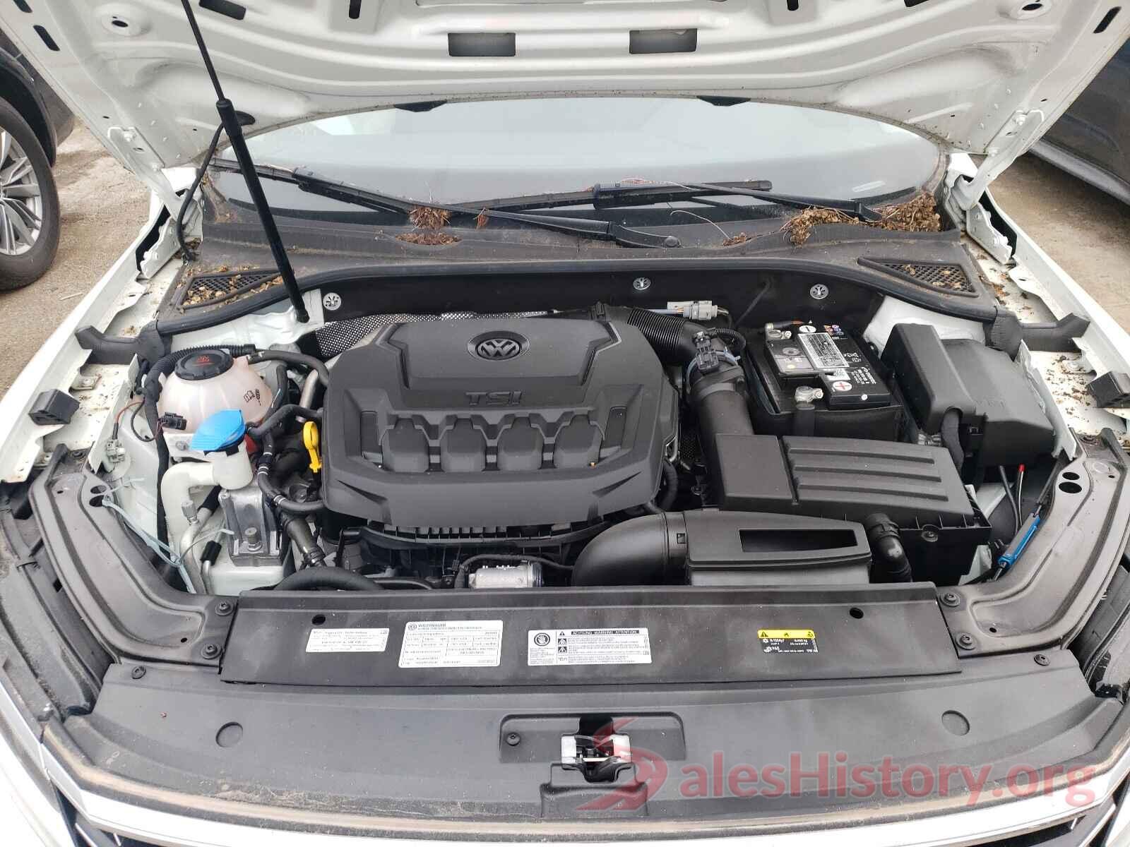 1VWAA7A38JC044831 2018 VOLKSWAGEN PASSAT