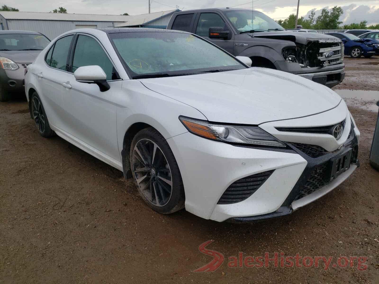 4T1B61HKXJU065561 2018 TOYOTA CAMRY