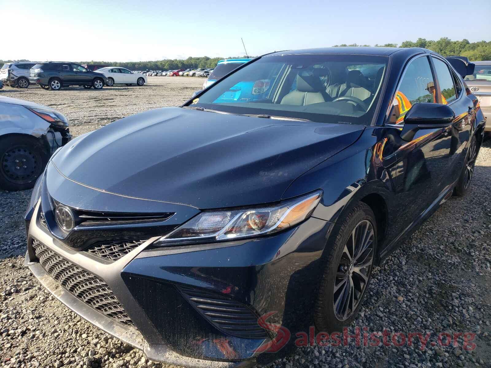 4T1B11HK0JU558826 2018 TOYOTA CAMRY