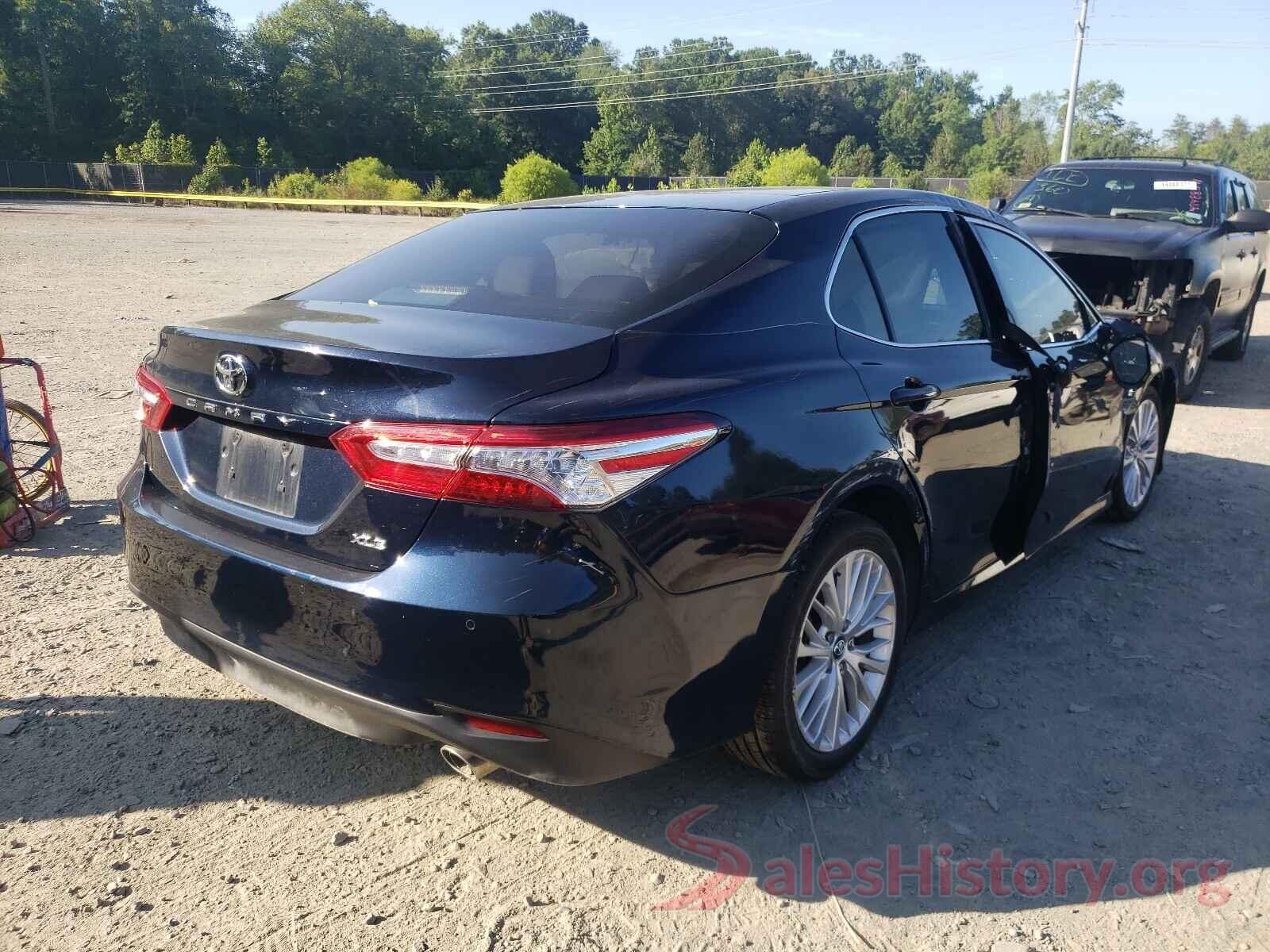 4T1B11HK8JU523340 2018 TOYOTA CAMRY