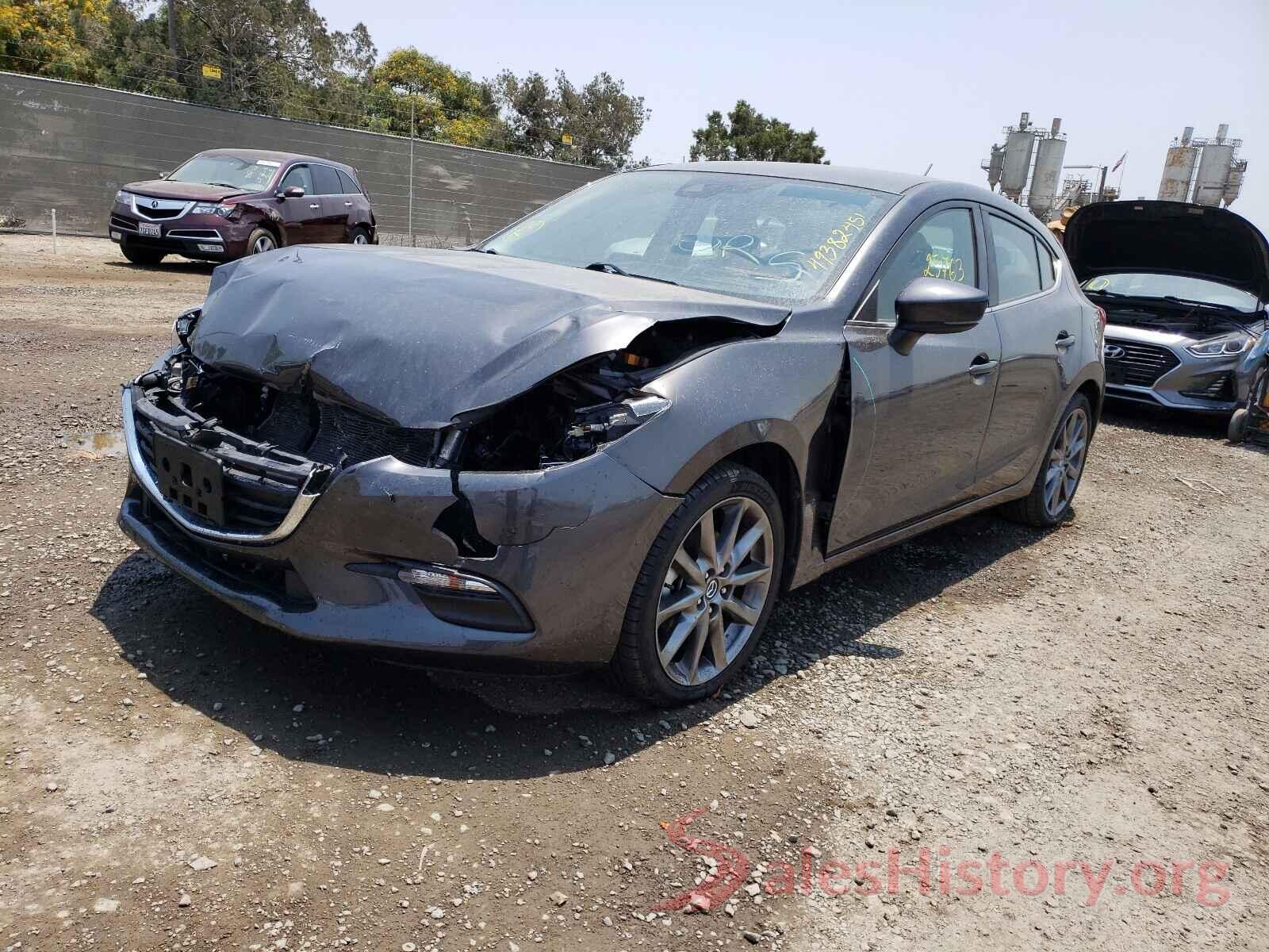 3MZBN1L30JM272890 2018 MAZDA 3