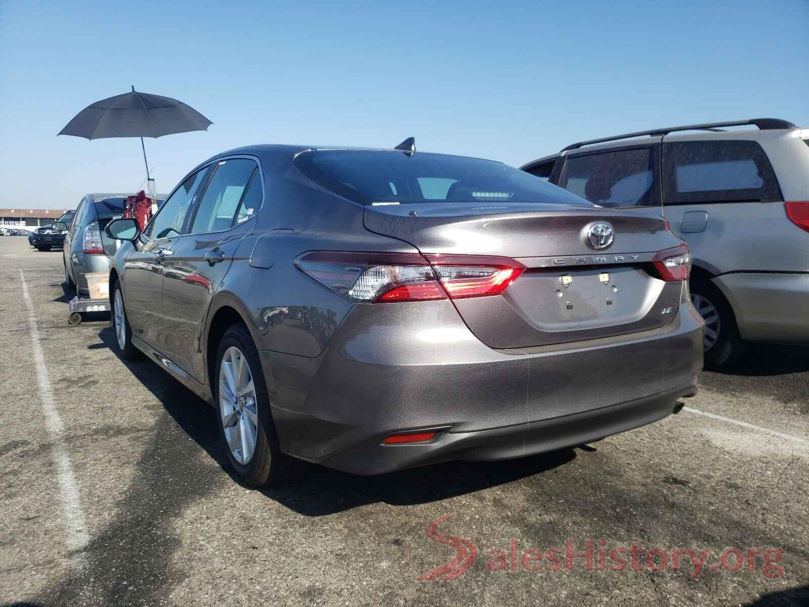 4T1C11AKXMU446117 2021 TOYOTA CAMRY