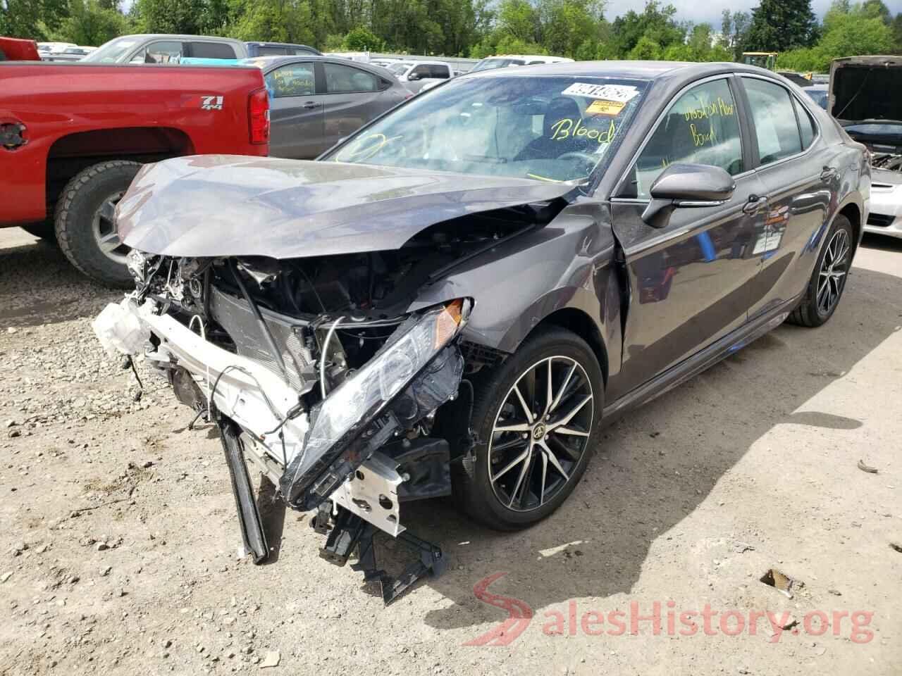 4T1G11AKXNU629651 2022 TOYOTA CAMRY