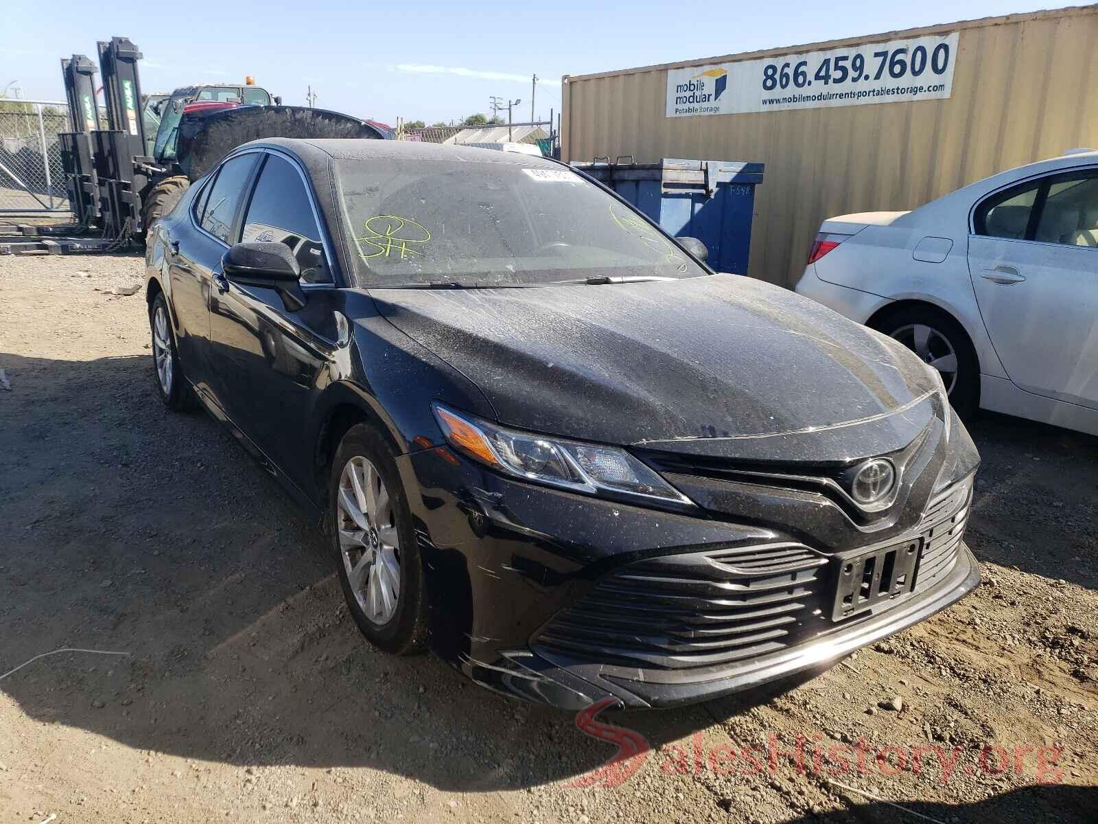 4T1B11HK1JU137925 2018 TOYOTA CAMRY