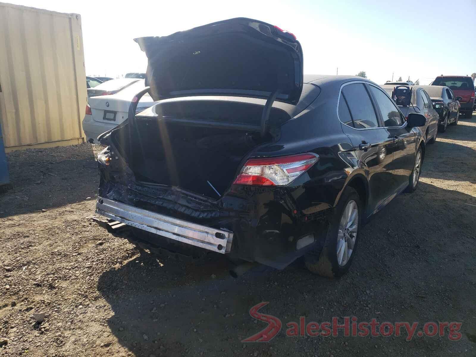 4T1B11HK1JU137925 2018 TOYOTA CAMRY