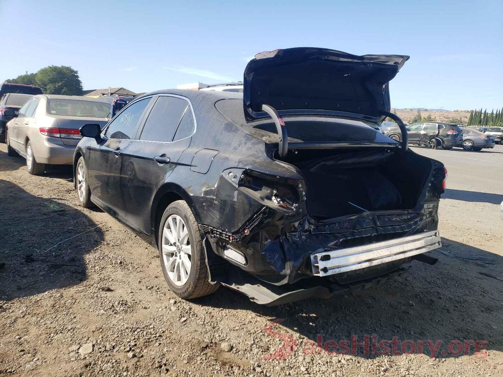 4T1B11HK1JU137925 2018 TOYOTA CAMRY