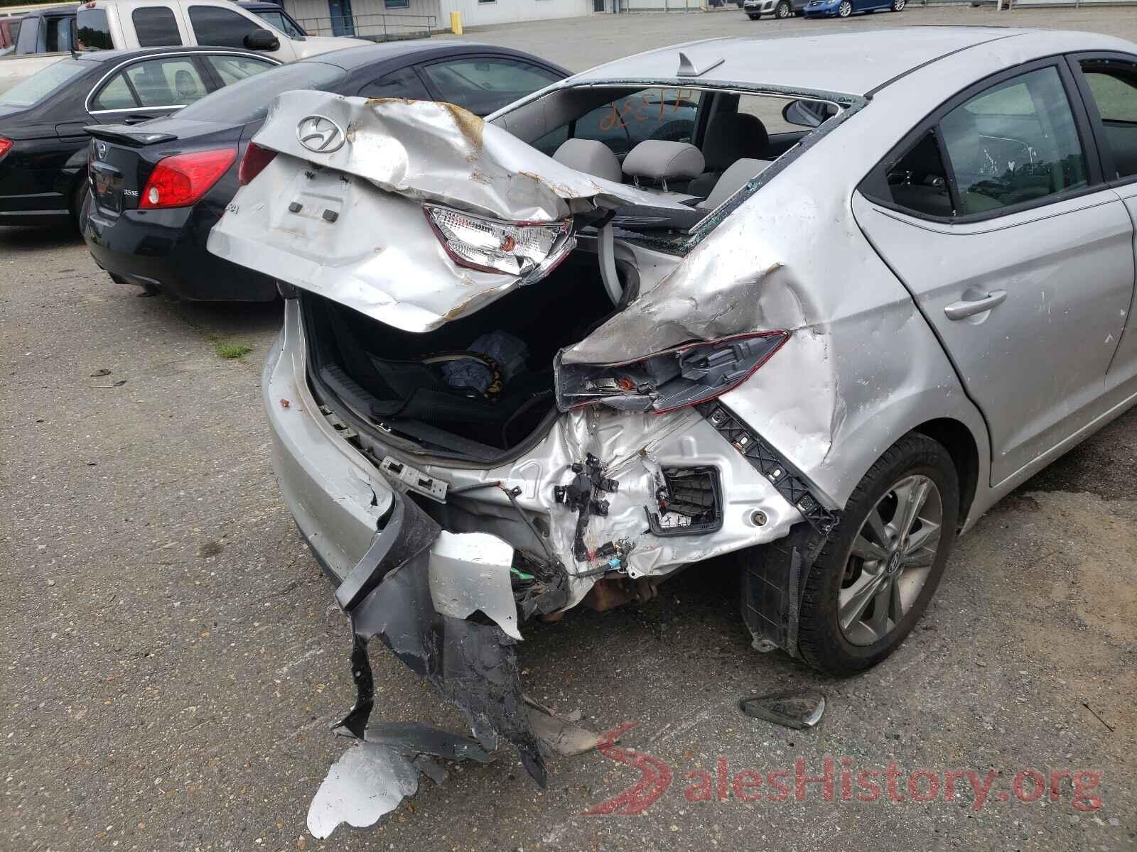 5NPD84LF8JH275590 2018 HYUNDAI ELANTRA