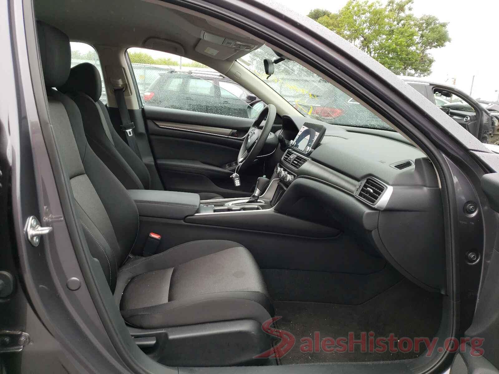 1HGCV1F13JA158902 2018 HONDA ACCORD