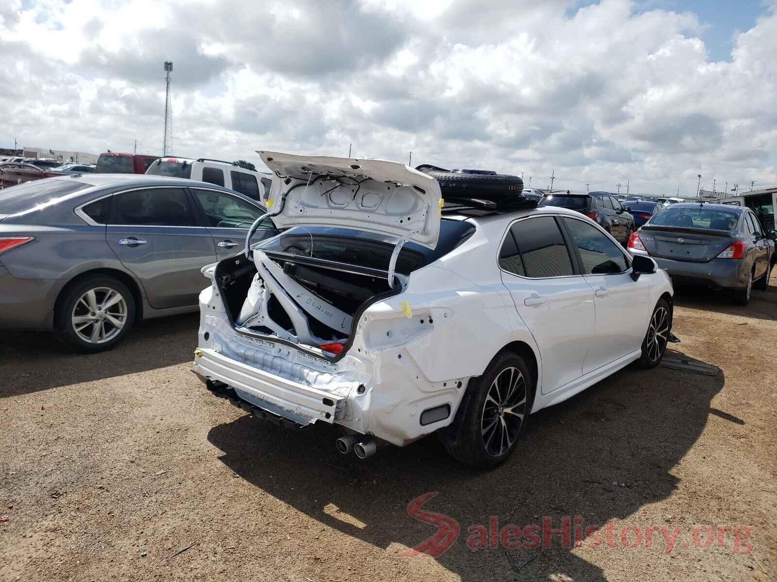 4T1B11HK6JU046066 2018 TOYOTA CAMRY