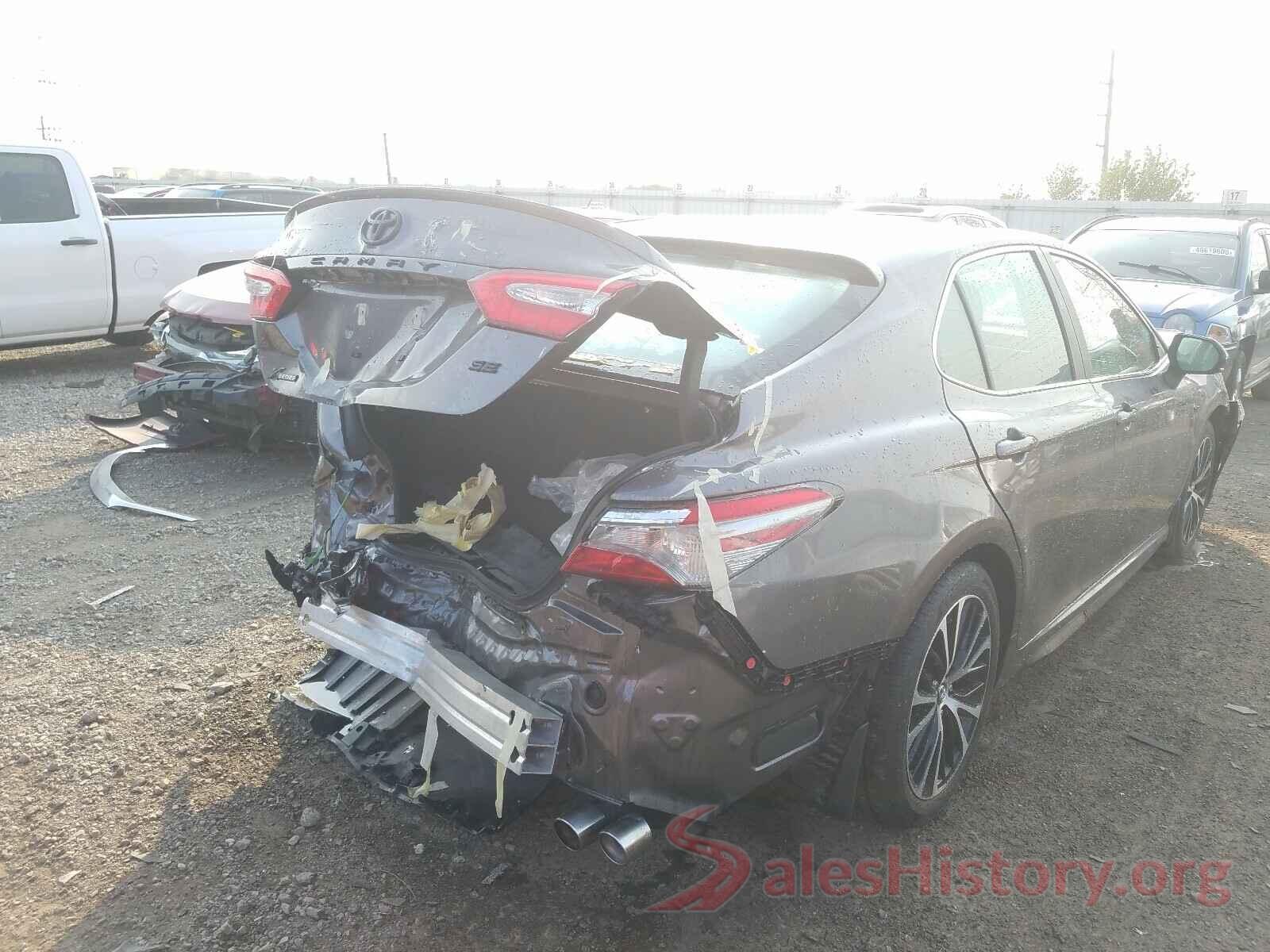 4T1B11HK4JU668259 2018 TOYOTA CAMRY