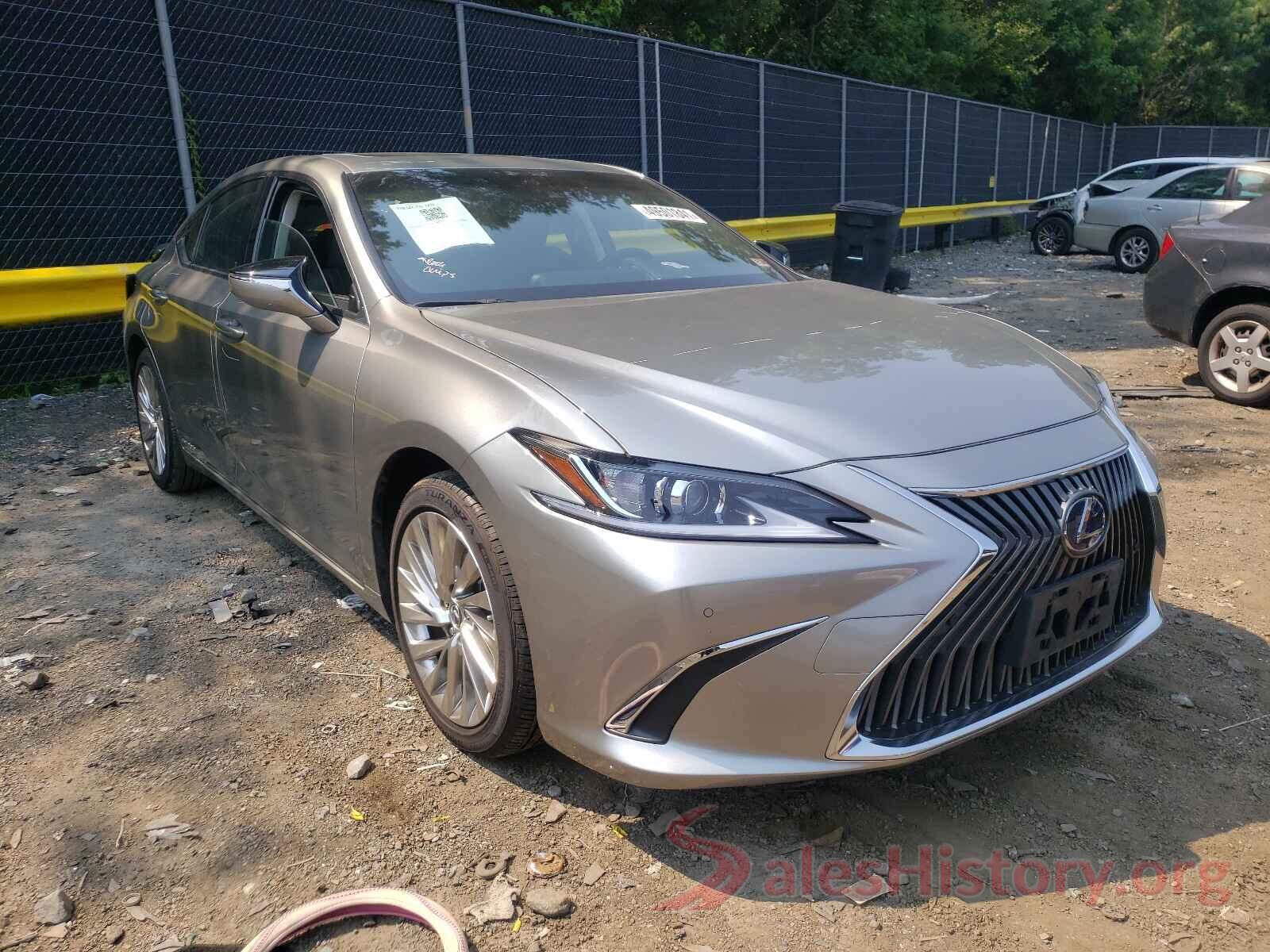 JTHB21B18K2027578 2019 LEXUS ES300