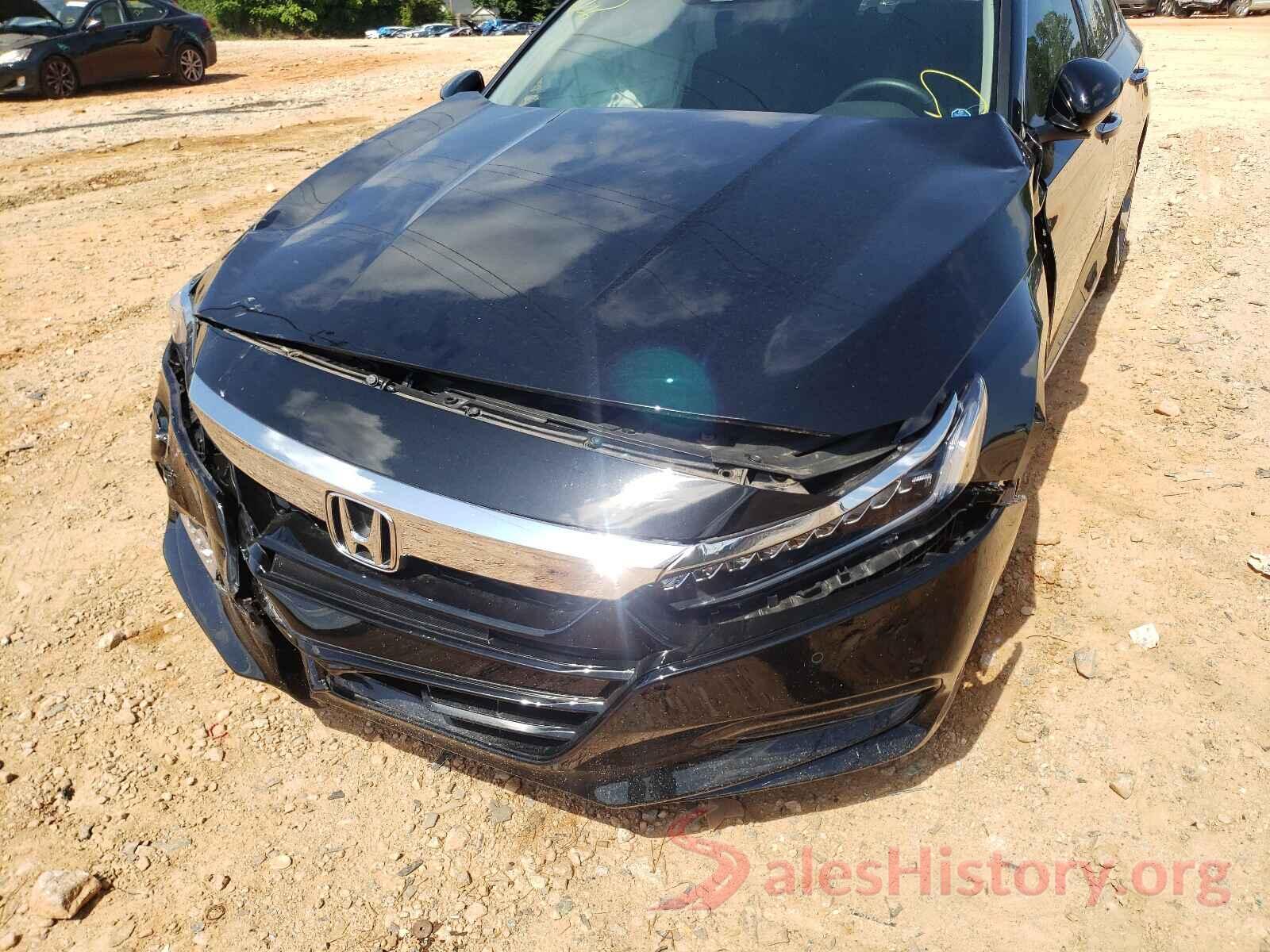 1HGCV1F94JA084752 2018 HONDA ACCORD