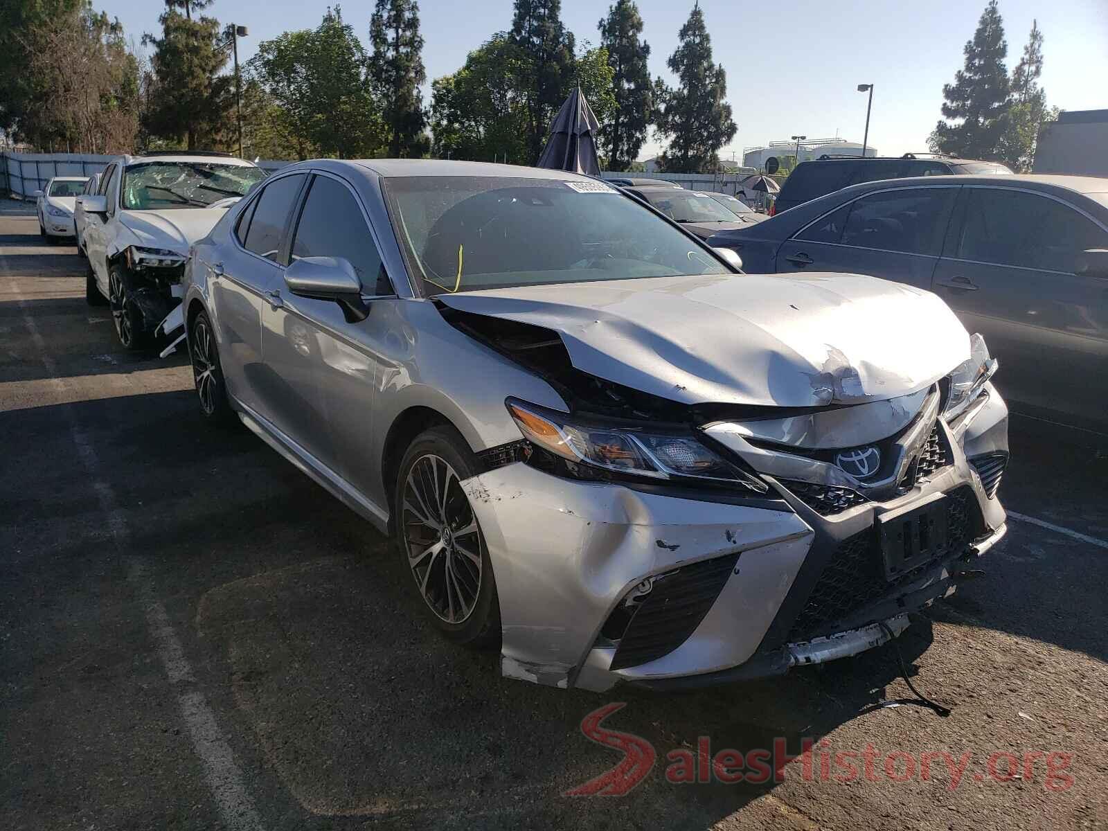 4T1B11HKXJU614352 2018 TOYOTA CAMRY