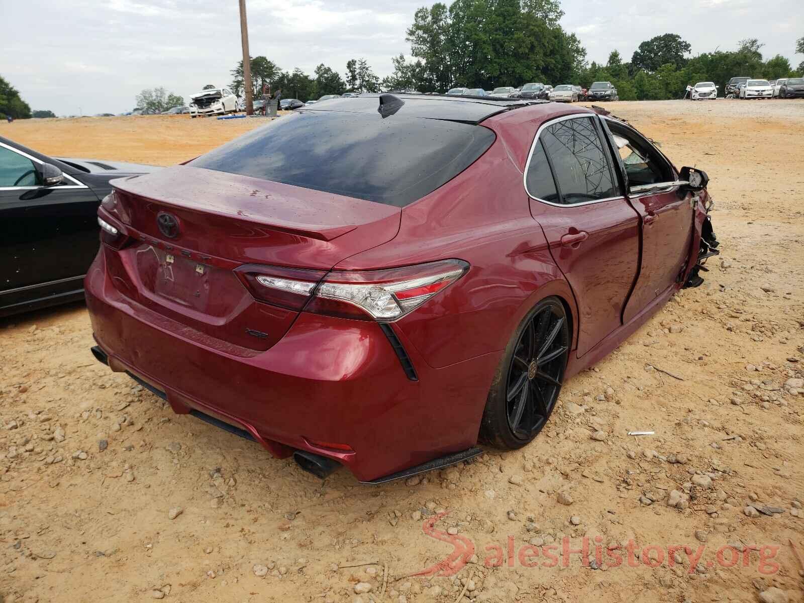 4T1B61HK8JU585192 2018 TOYOTA CAMRY