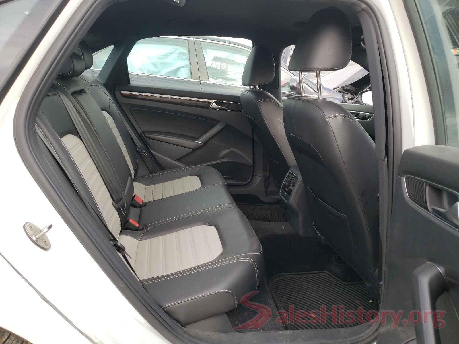 1VWJM7A33JC048597 2018 VOLKSWAGEN PASSAT