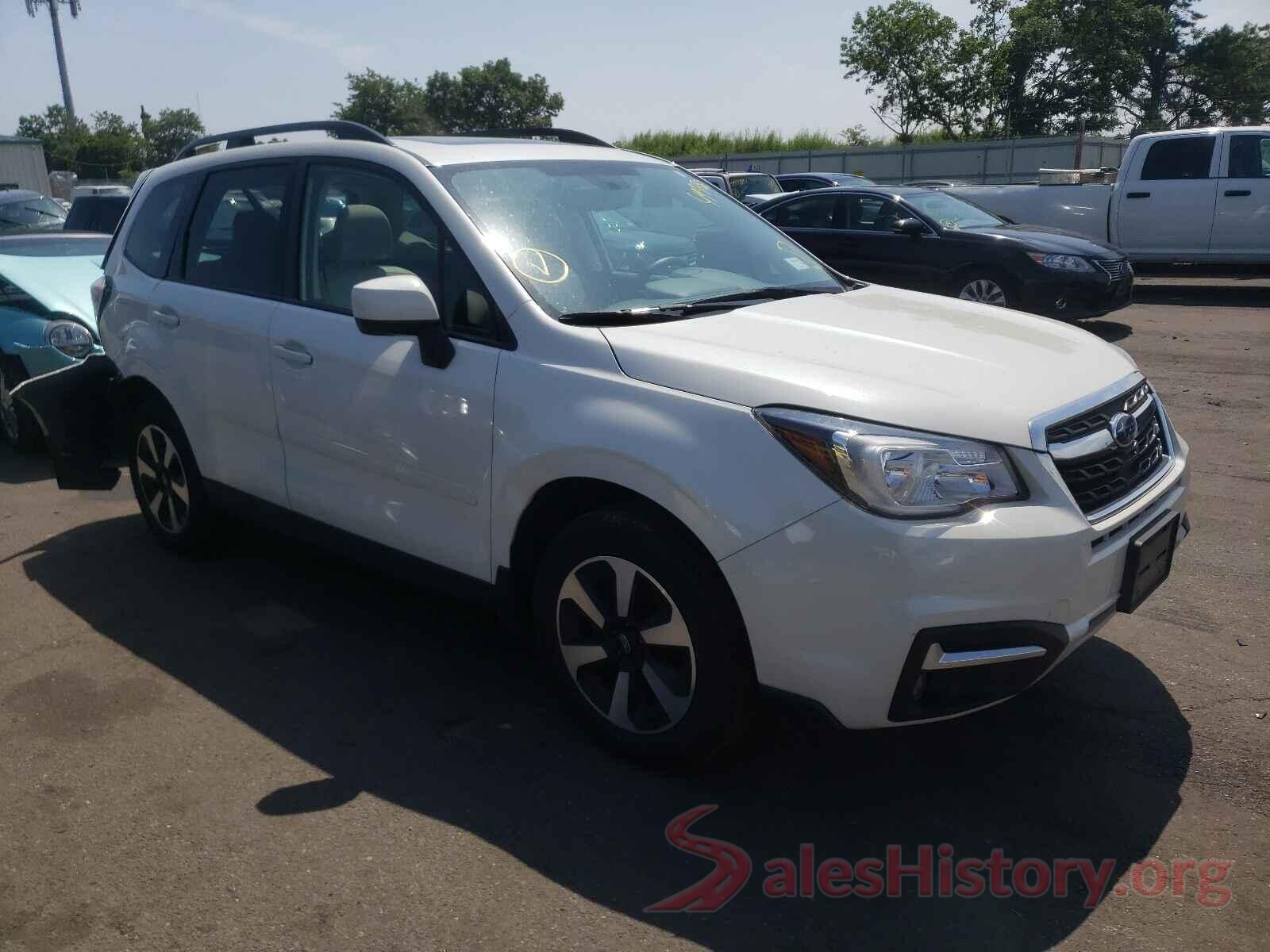 JF2SJAGC1JH552185 2018 SUBARU FORESTER