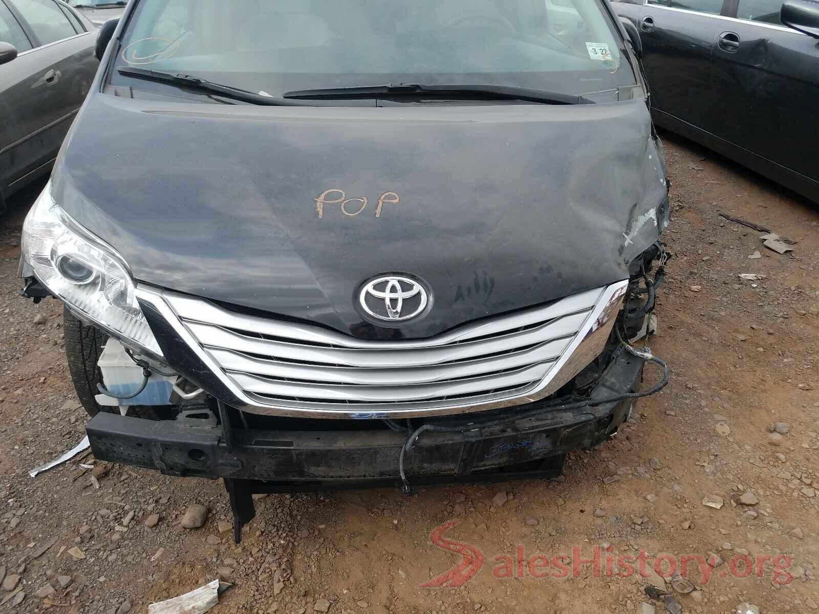 5TDKZ3DC7HS835624 2017 TOYOTA SIENNA