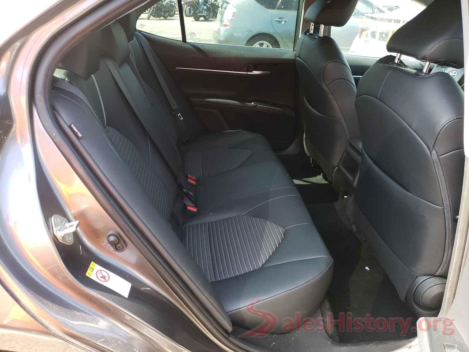 4T1B11HKXJU134697 2018 TOYOTA CAMRY