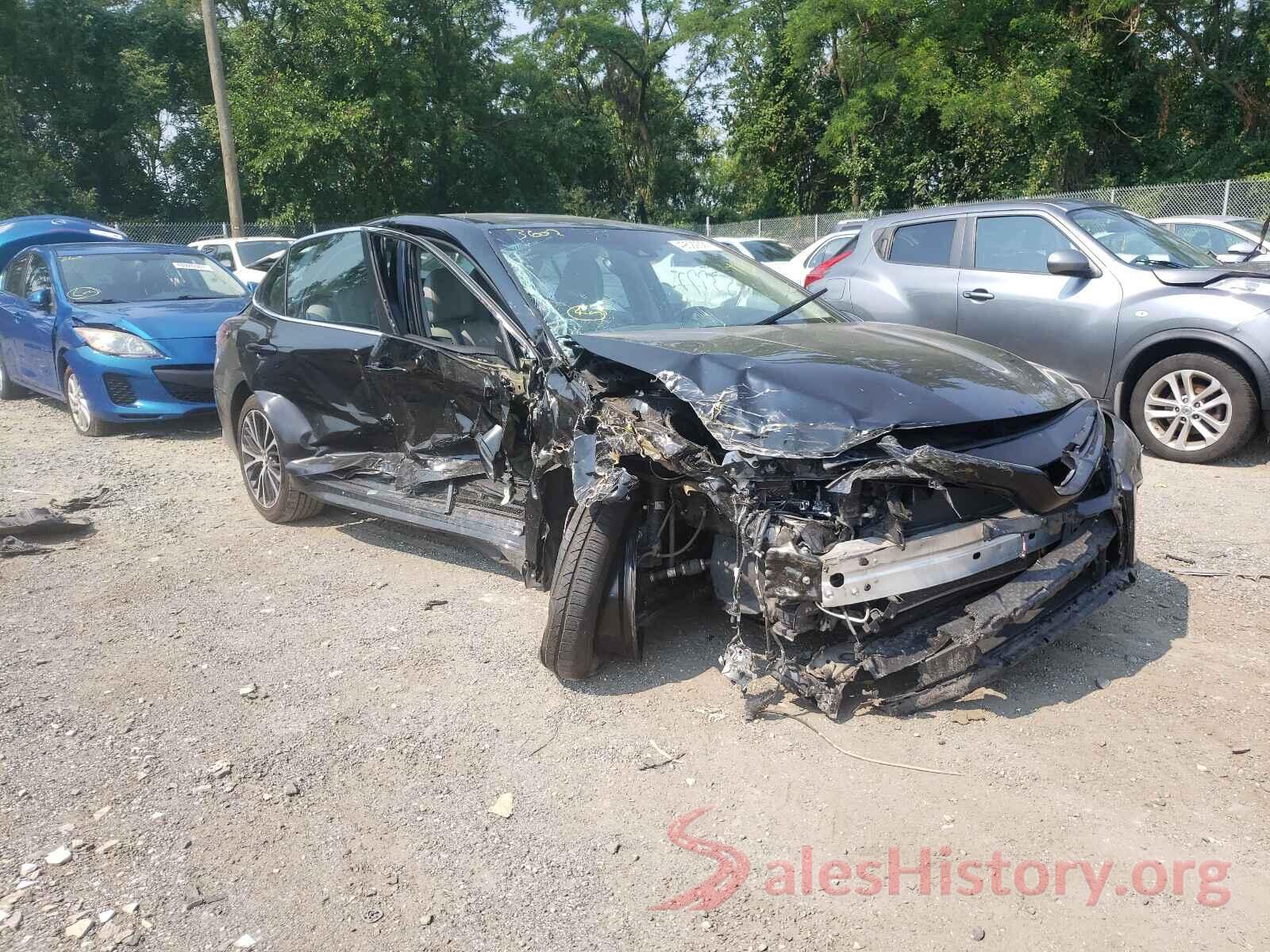 4T1B11HK2JU074592 2018 TOYOTA CAMRY