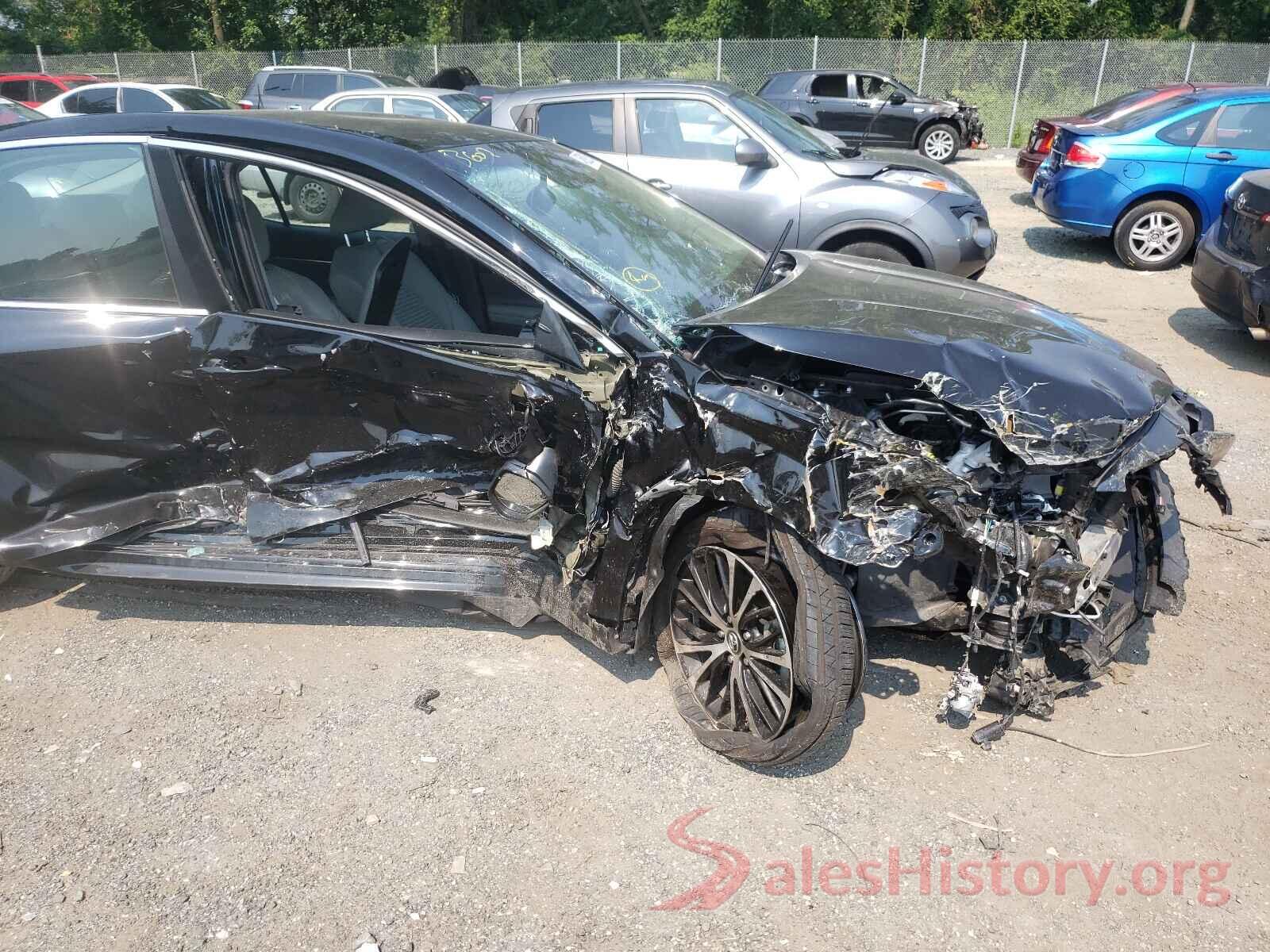 4T1B11HK2JU074592 2018 TOYOTA CAMRY