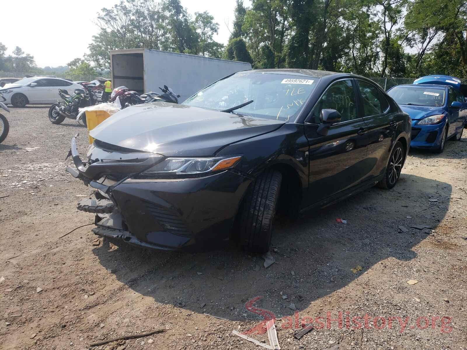 4T1B11HK2JU074592 2018 TOYOTA CAMRY