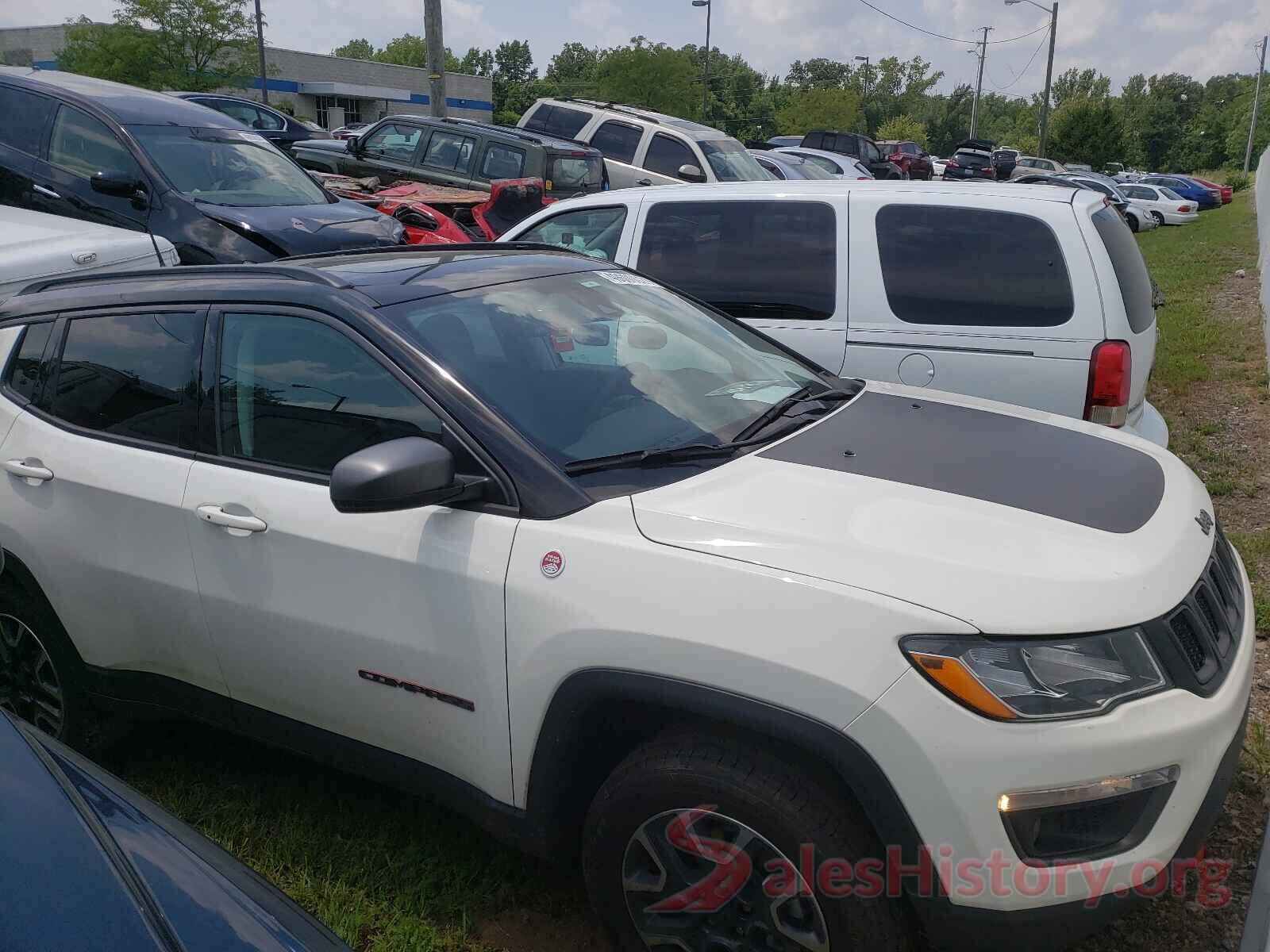 3C4NJDDB0KT683877 2019 JEEP COMPASS