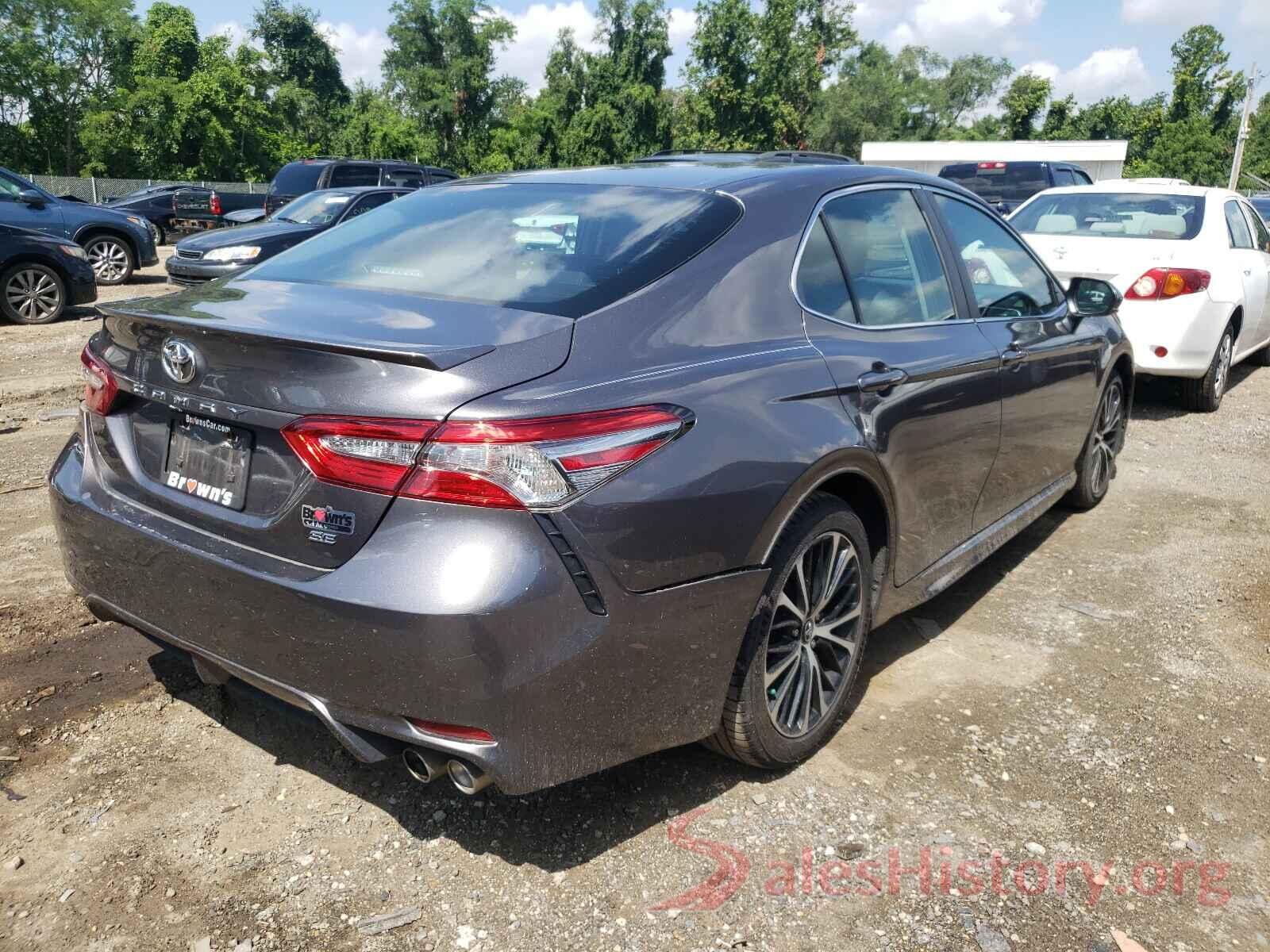 4T1B11HK6JU047718 2018 TOYOTA CAMRY