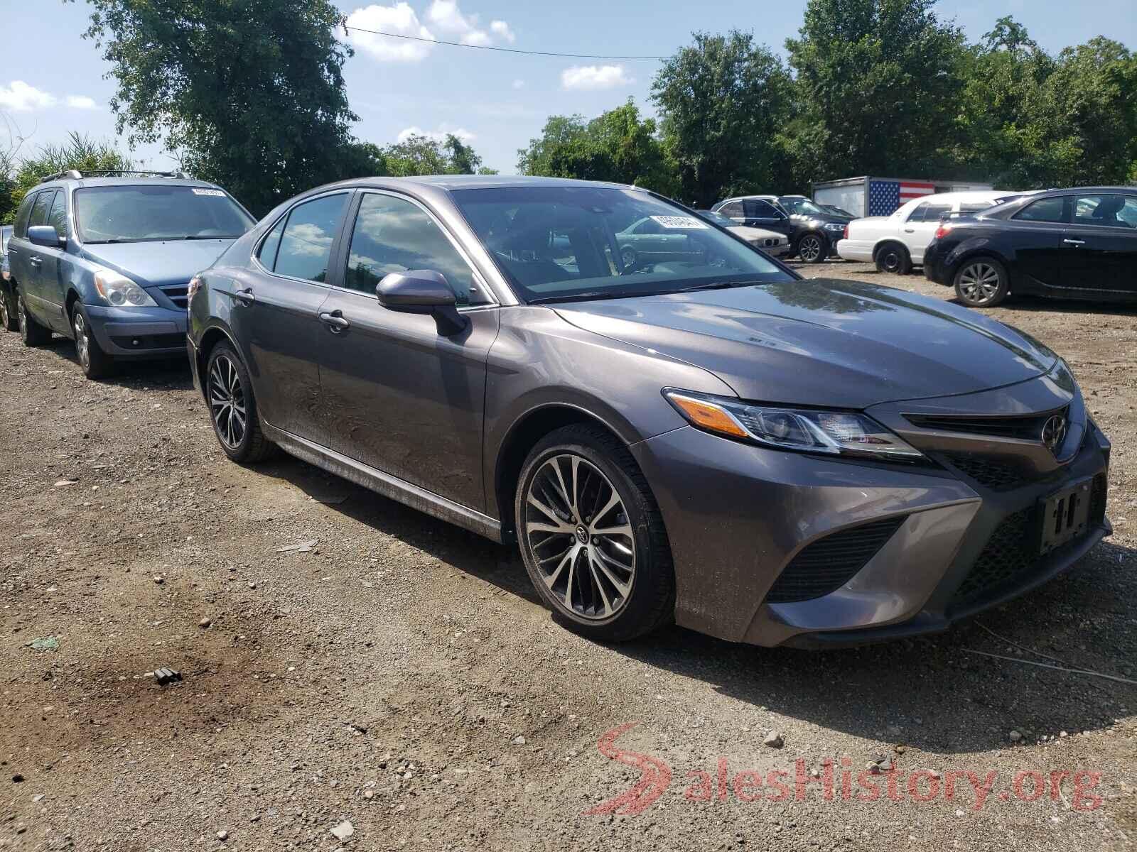 4T1B11HK6JU047718 2018 TOYOTA CAMRY