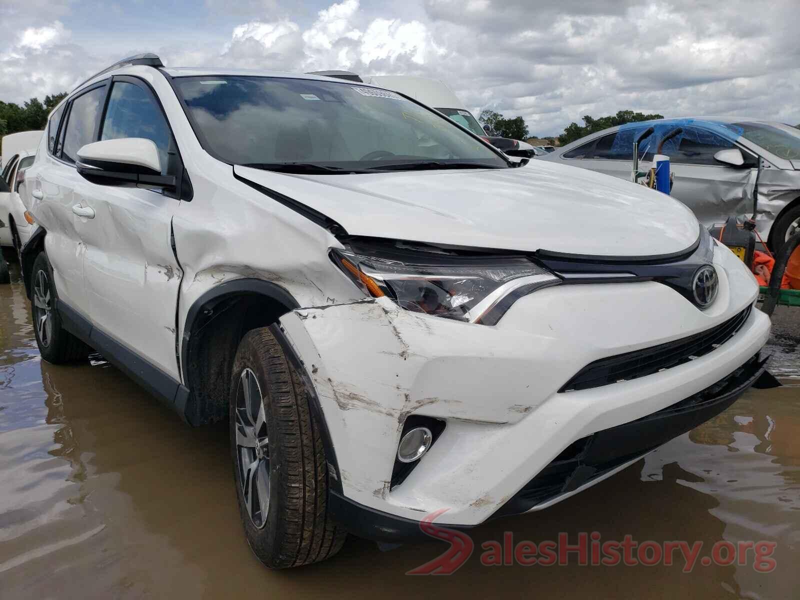 2T3WFREV1JW480483 2018 TOYOTA RAV4